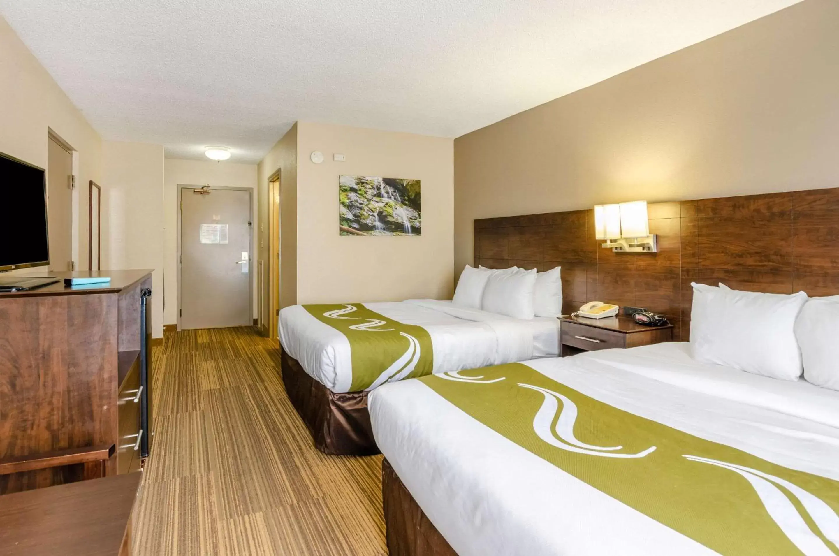 Photo of the whole room, Bed in Quality Inn Radford-West Blacksburg I-81 Photo of the whole room, Bed in Quality Inn Radford-West Blacksburg I-81