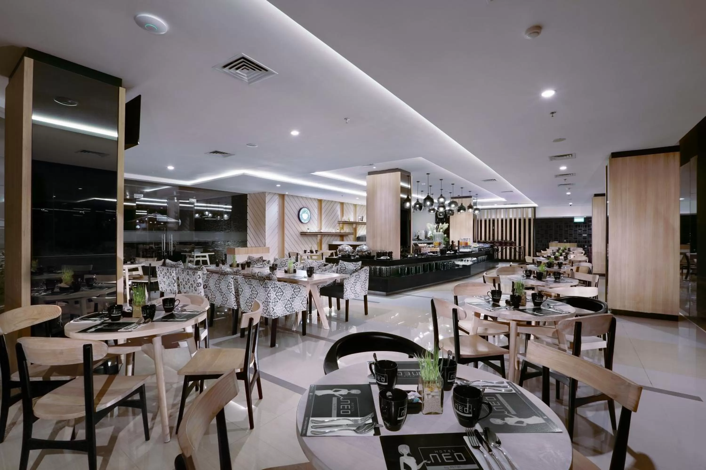 Restaurant/places to eat in Hotel Neo Malioboro by ASTON