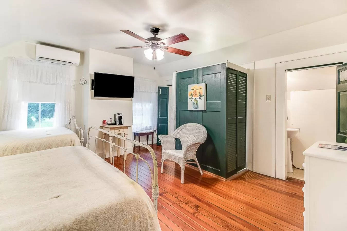 Bedroom, Bed in T'Frere's Bed & Breakfast