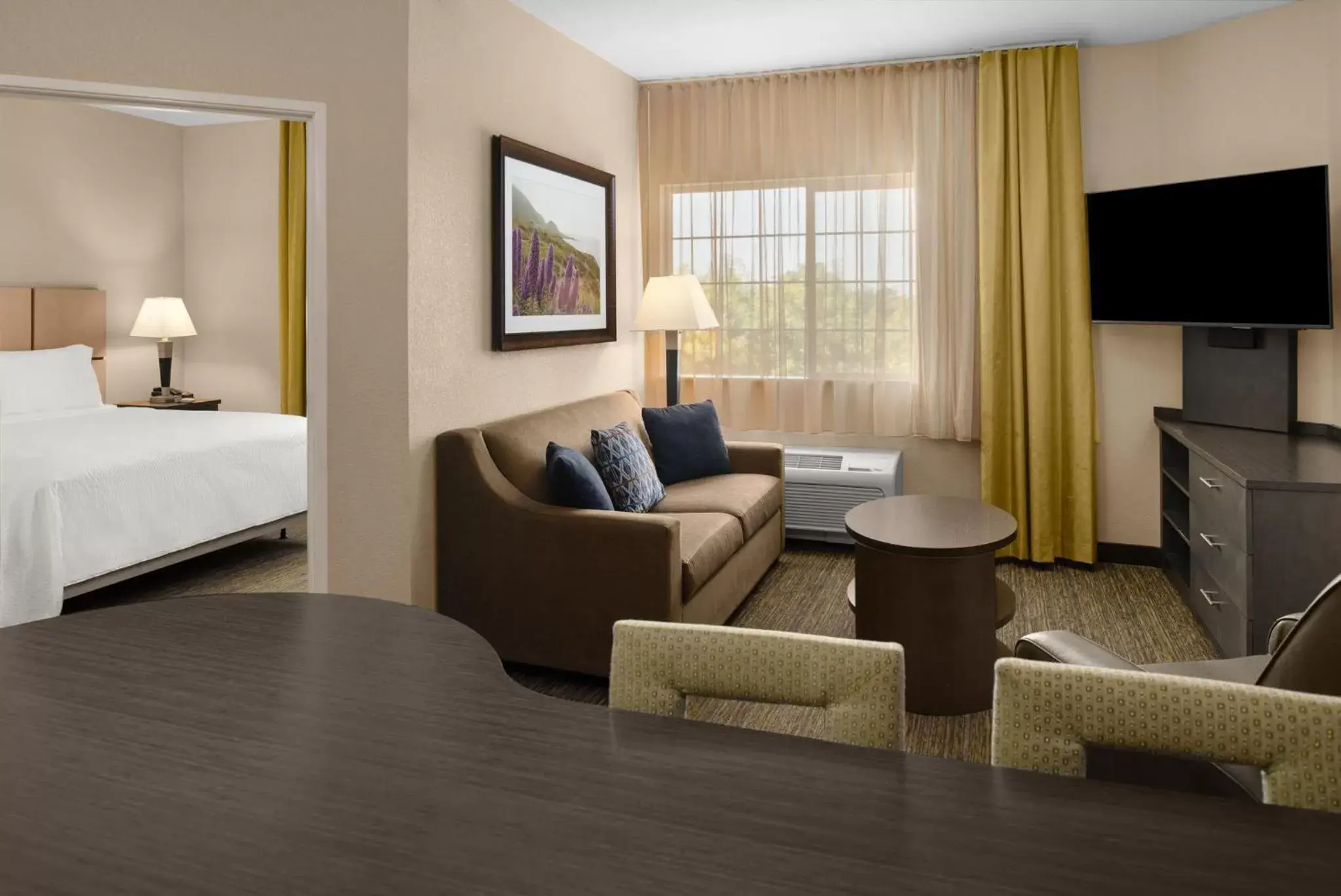 Photo of the whole room, Seating Area in Candlewood Suites Turlock, an IHG Hotel