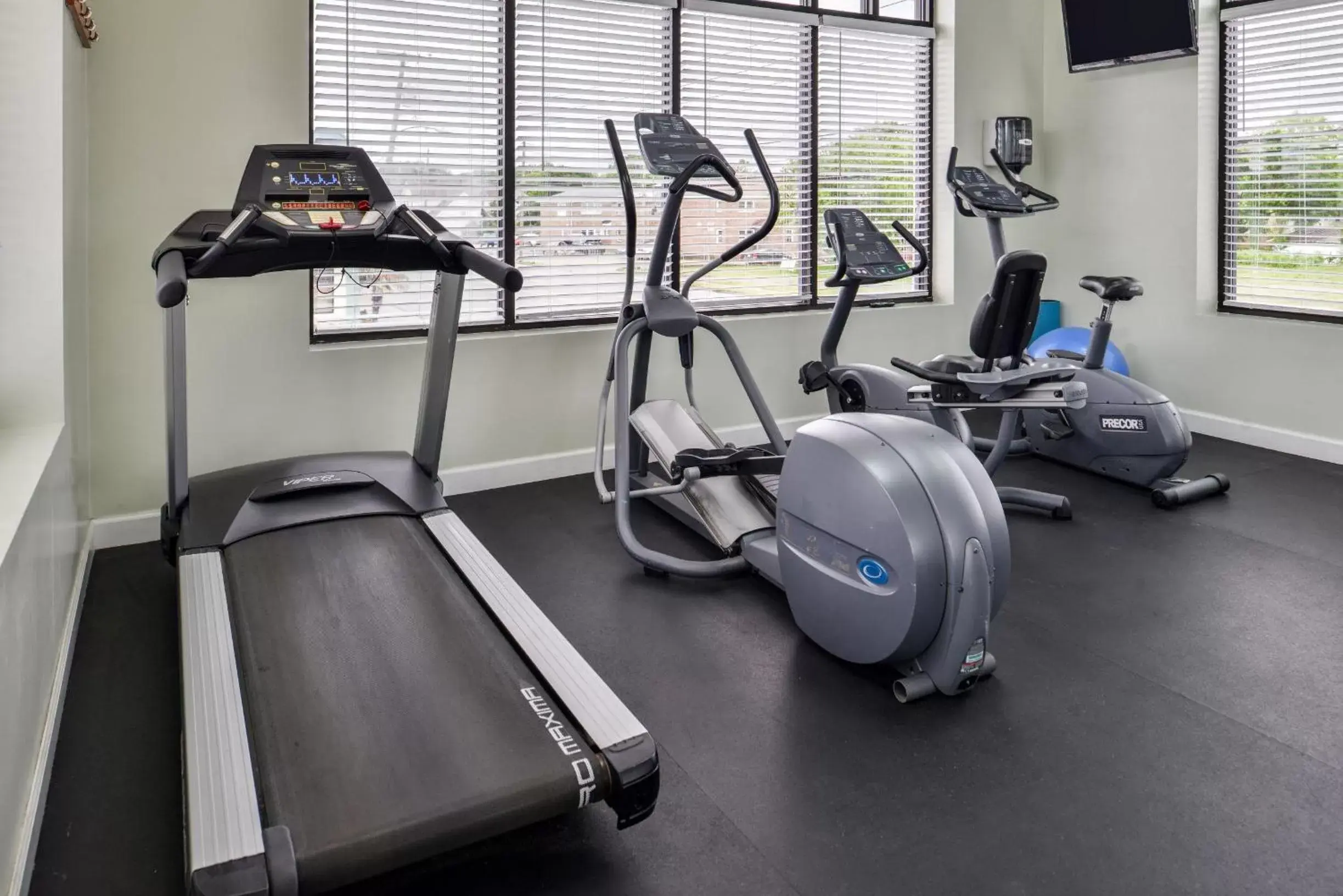 Fitness centre/facilities, Fitness Center/Facilities in Best Western Plus Holiday Sands Inn & Suites