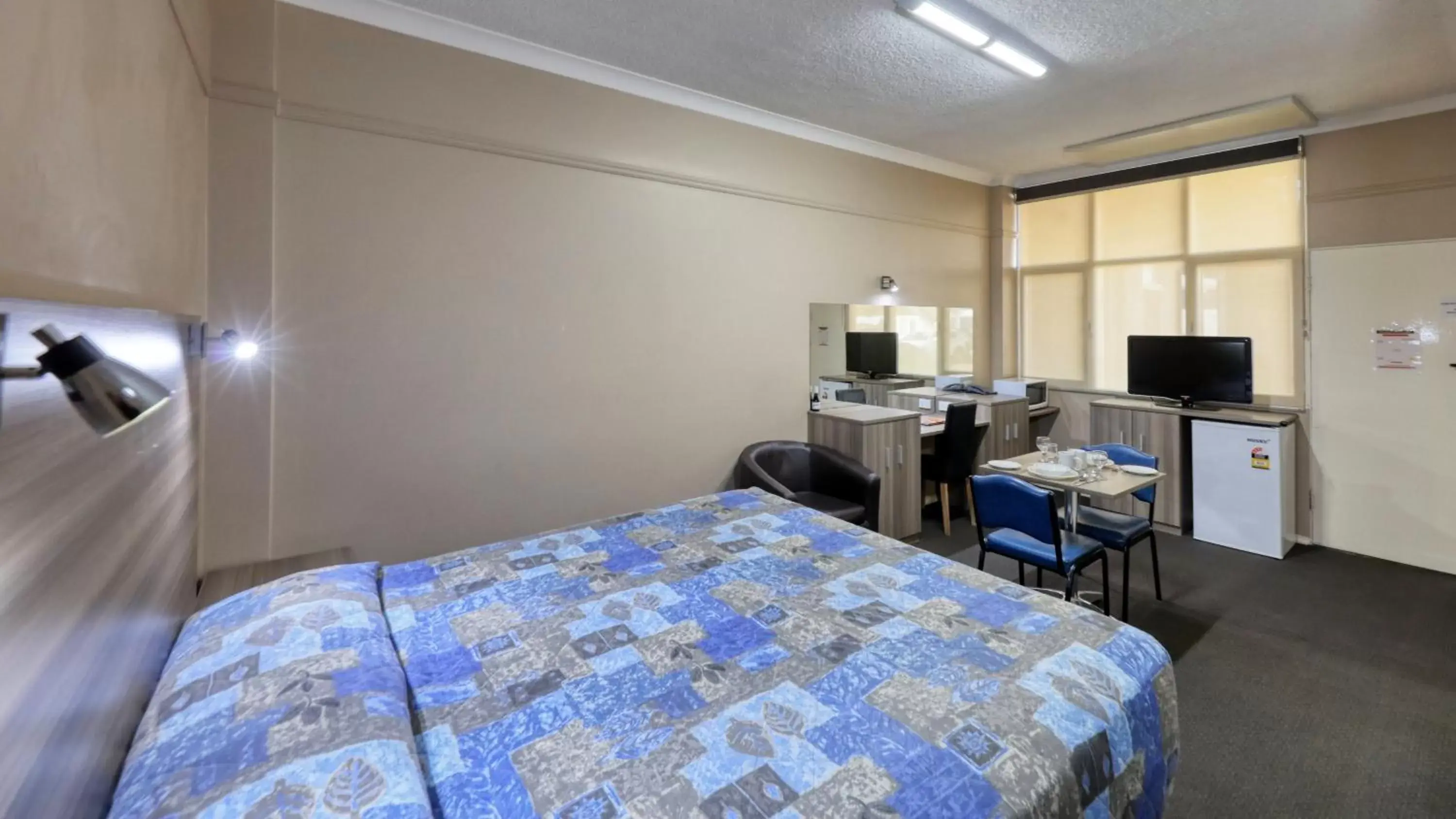 Bed in Comfort Inn Crystal Broken Hill