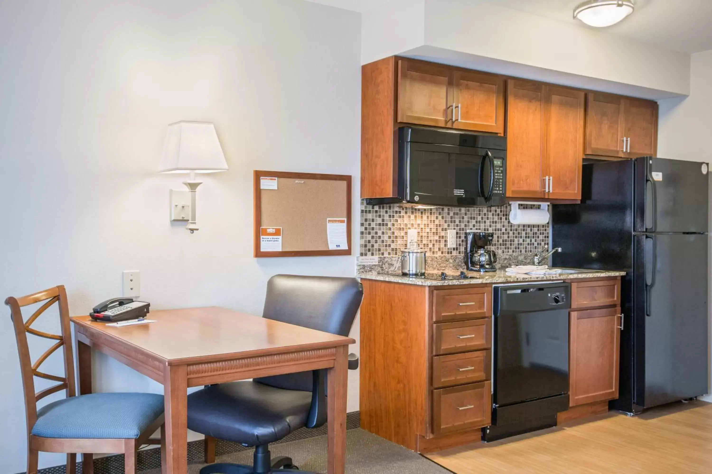 Photo of the whole room, Kitchen/Kitchenette in Candlewood Suites Pittsburgh-Cranberry, an IHG Hotel