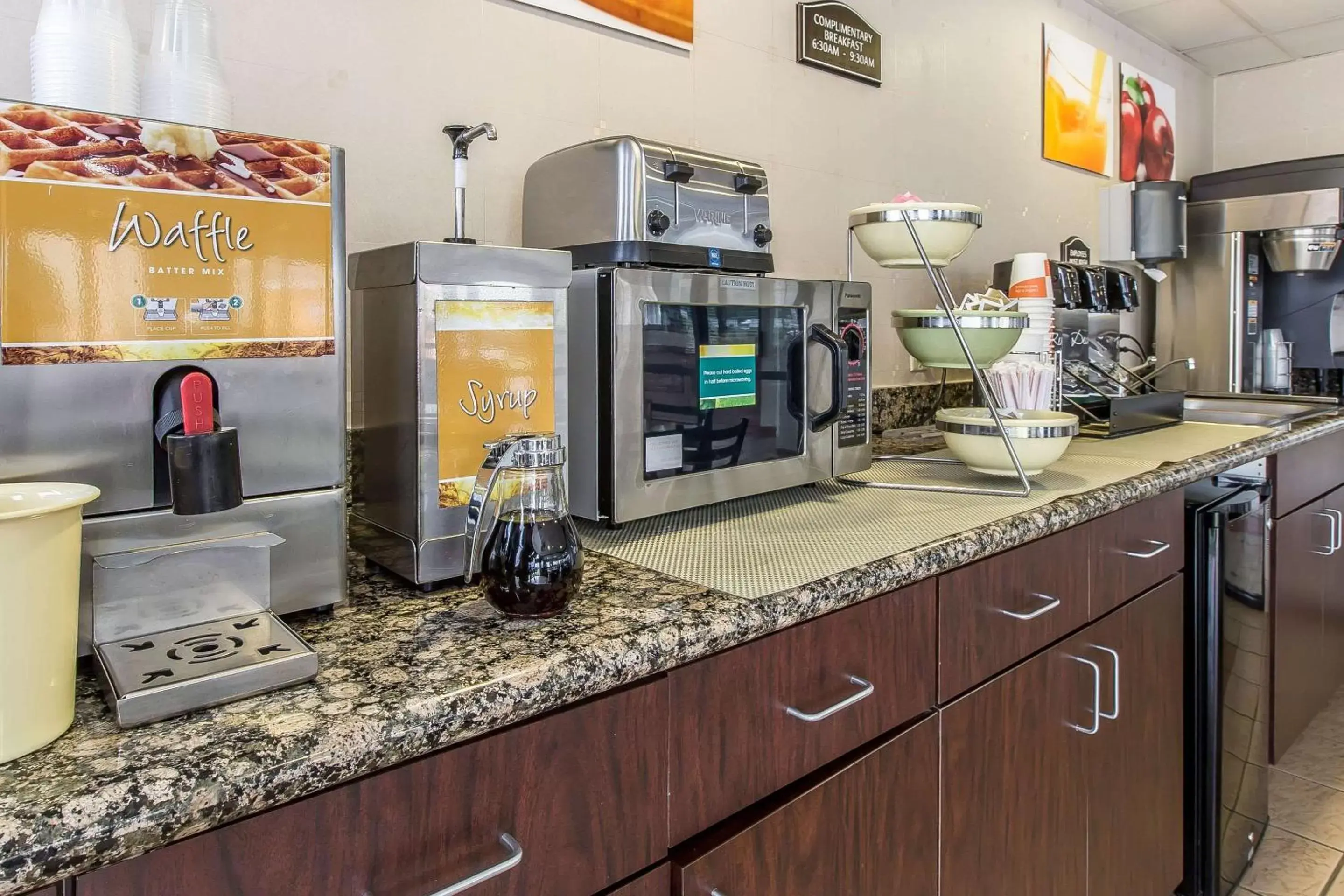 Restaurant/places to eat, Kitchen/Kitchenette in Quality Inn Montgomery South