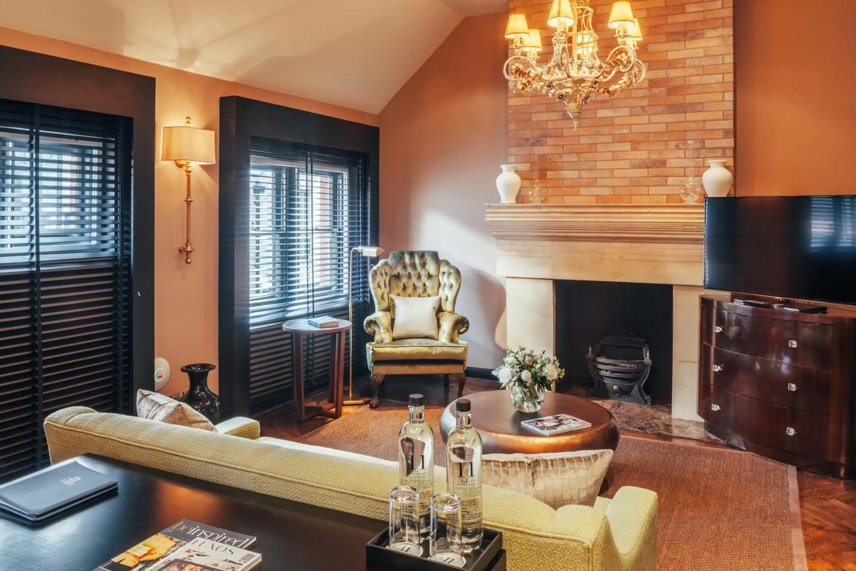 Living room in 11 Cadogan Gardens and The Apartments by Iconic Luxury Hotels Living room in 11 Cadogan Gardens and The Apartments by Iconic Luxury Hotels