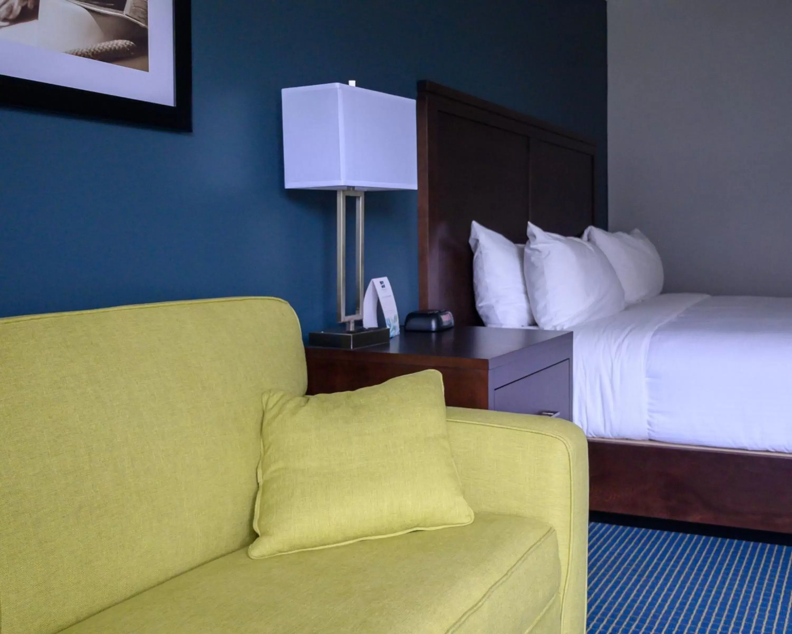 Bed in Days Inn by Wyndham Sarnia Harbourfront
