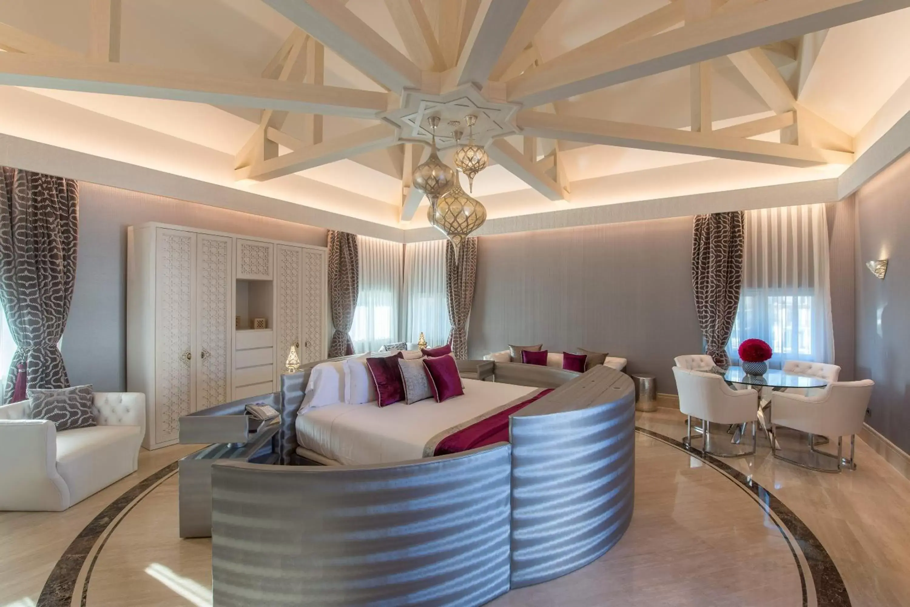 Bedroom, Seating Area in Gran Hotel Miramar GL