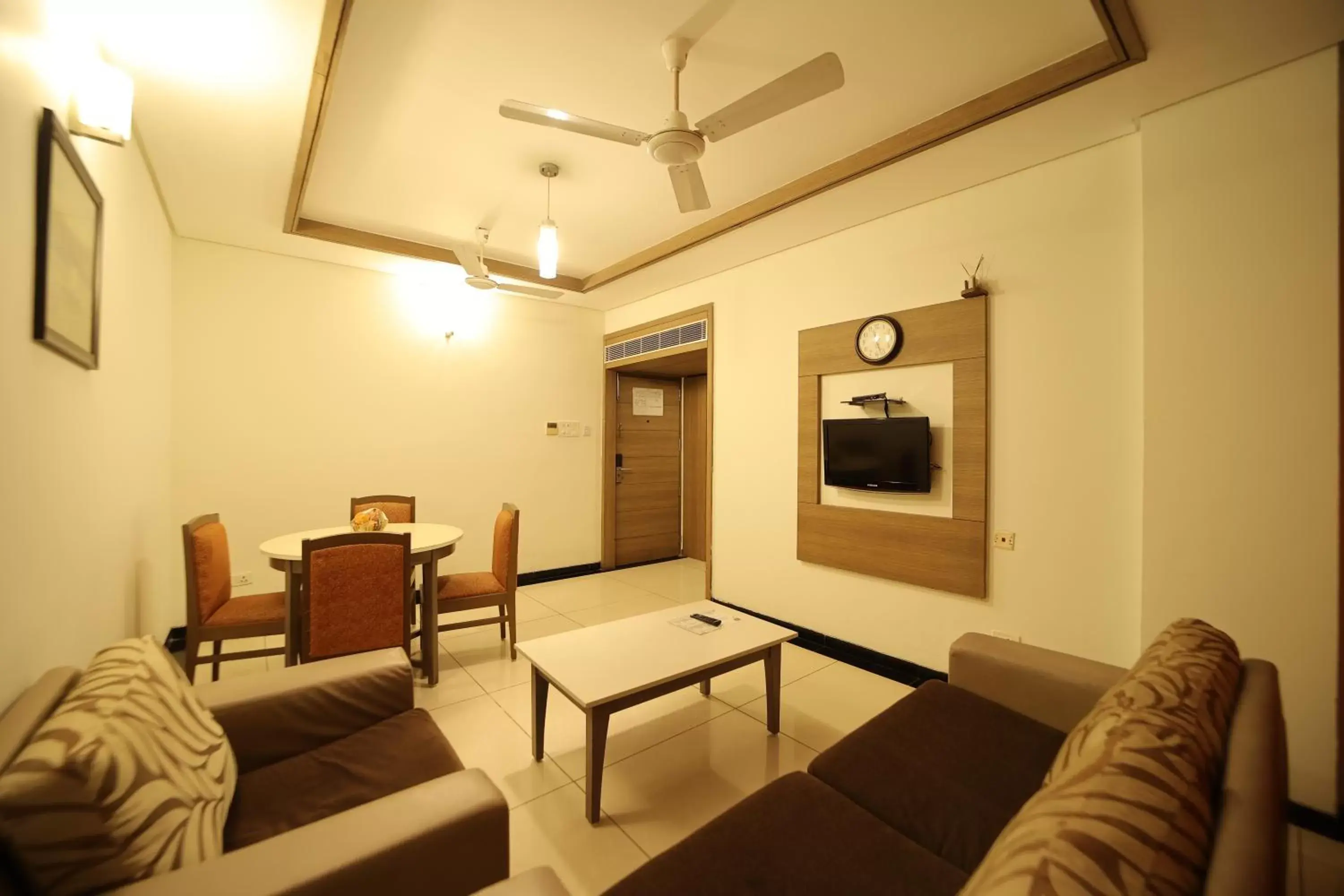 Living room, Seating Area in Clinton Park Inn