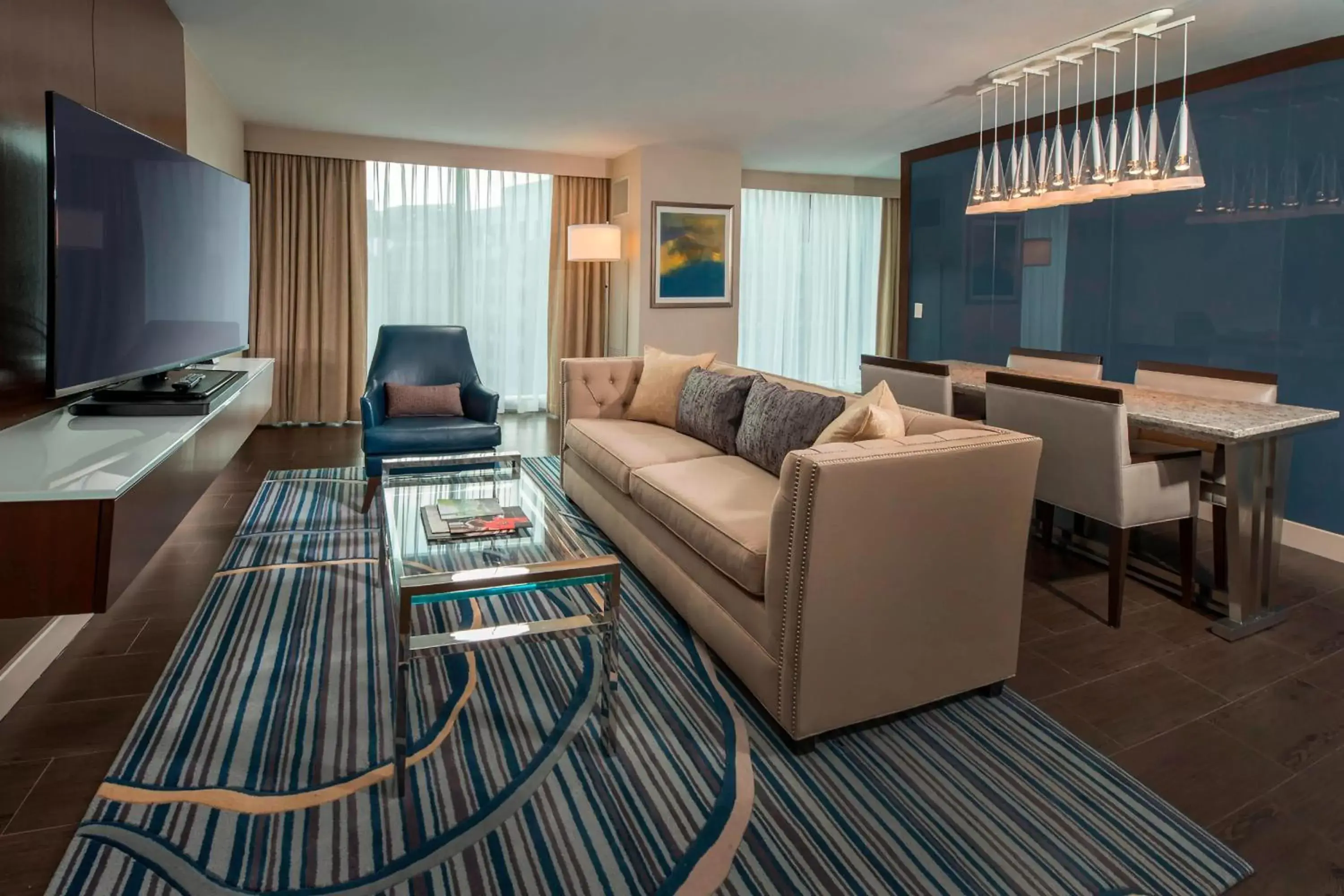 Living room, Seating Area in Marriott Marquis Washington, DC