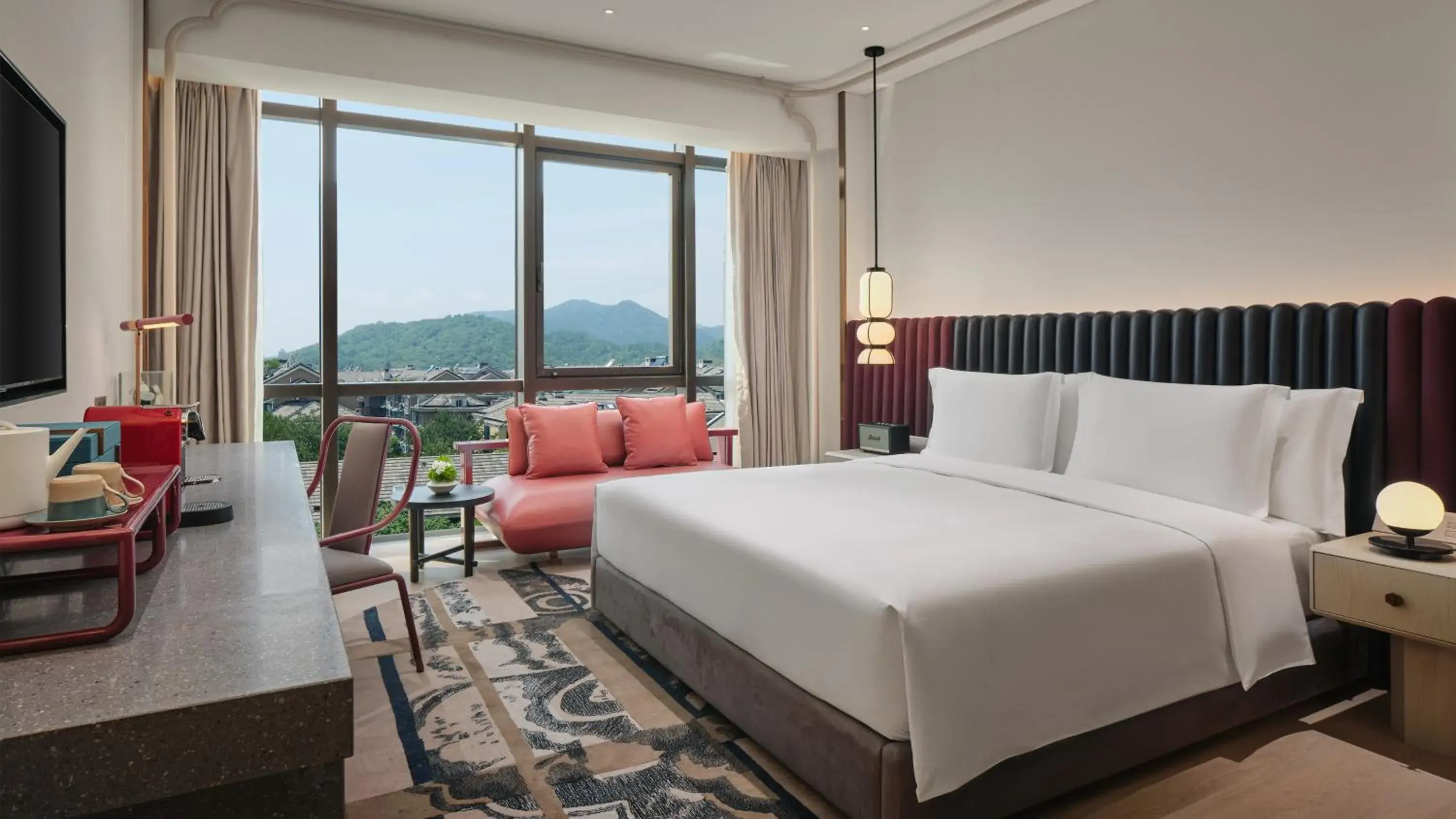 Photo of the whole room, Mountain View in Hotel Indigo Hangzhou Uptown, an IHG Hotel