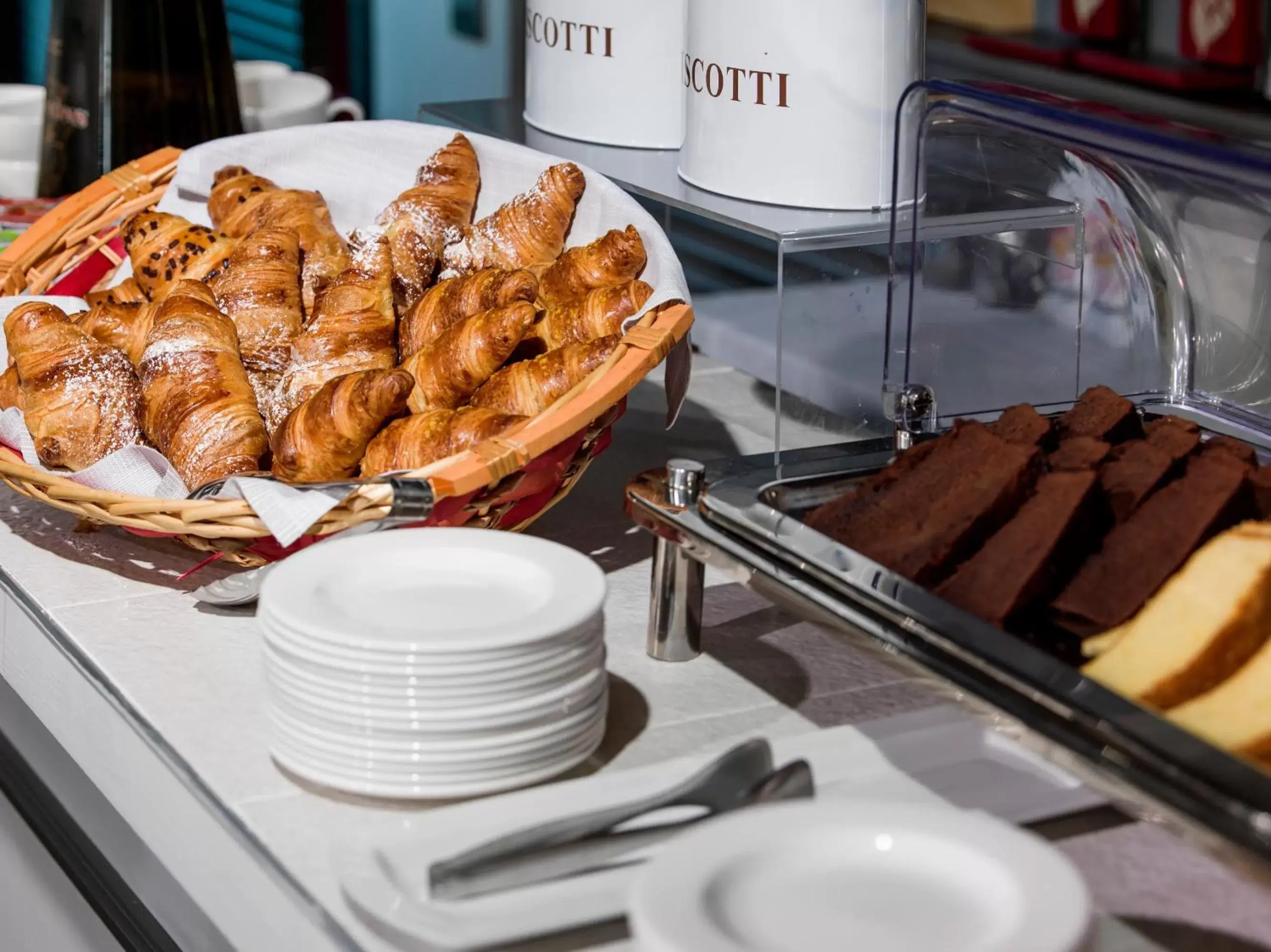 Buffet breakfast, Food in Hotel City Parma