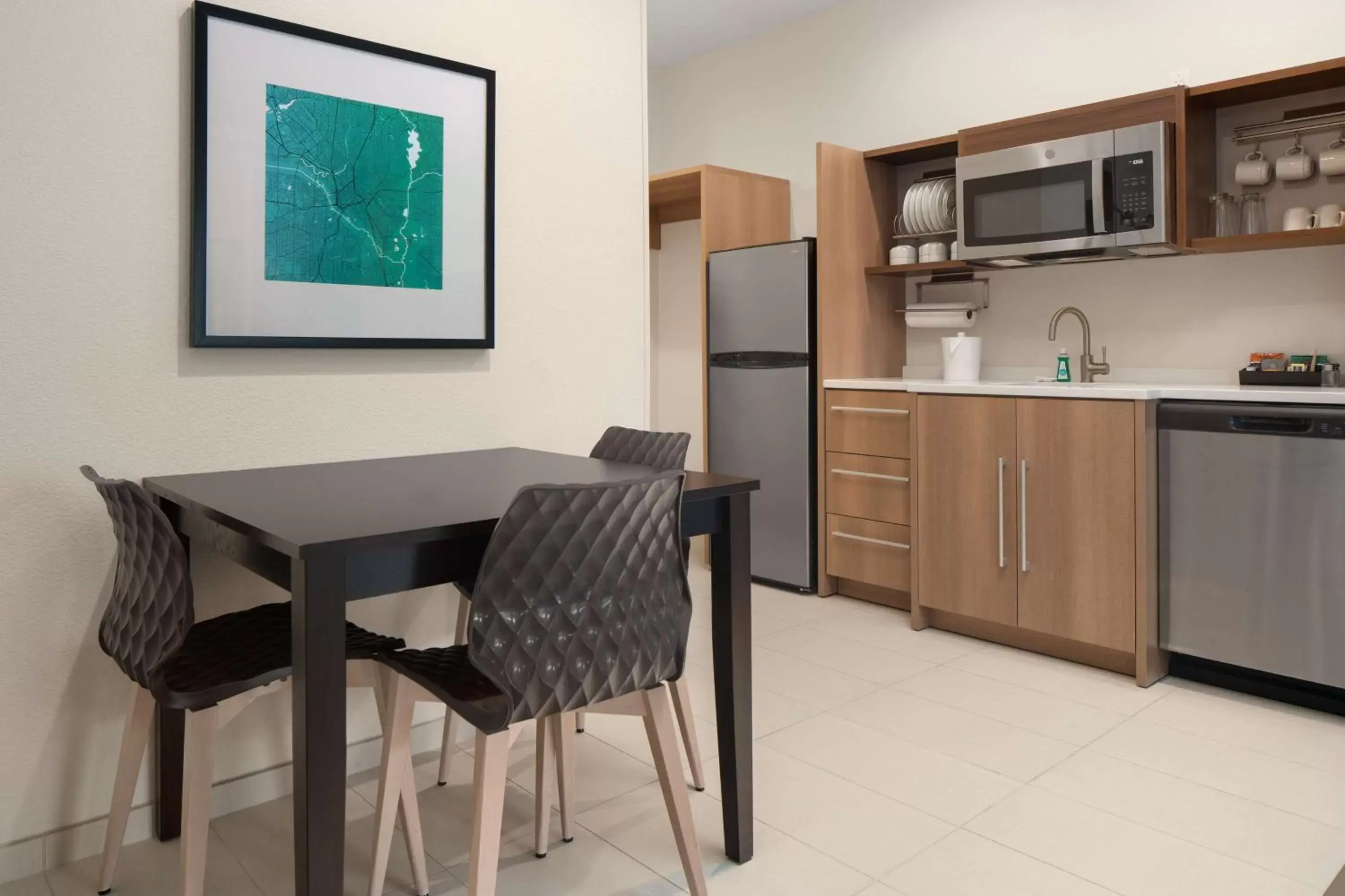 Kitchen or kitchenette, Kitchen/Kitchenette in Home2 Suites By Hilton Rowlett Rockwall Marina