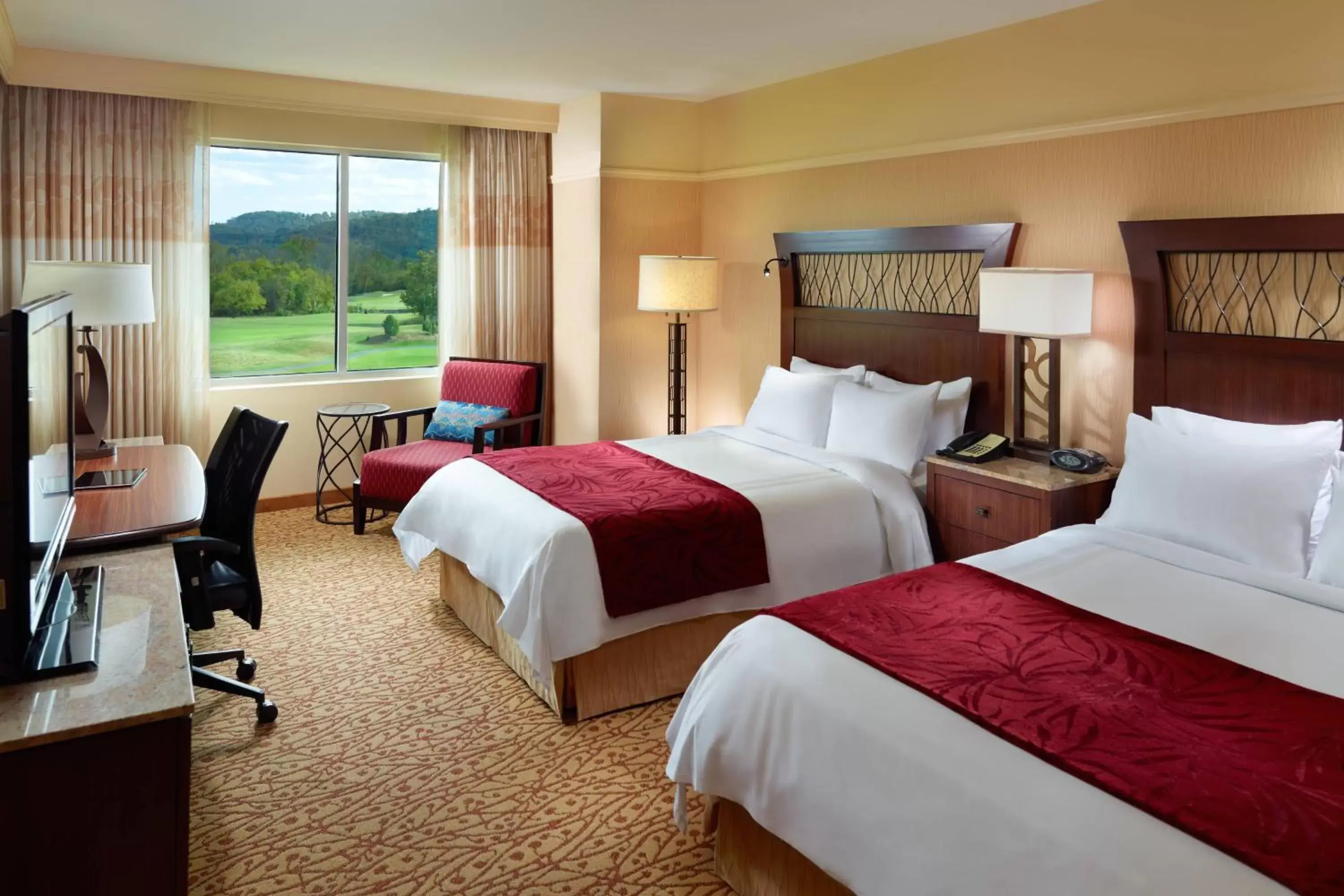 Photo of the whole room, Bed in MeadowView Marriott Conference Resort and Convention Center