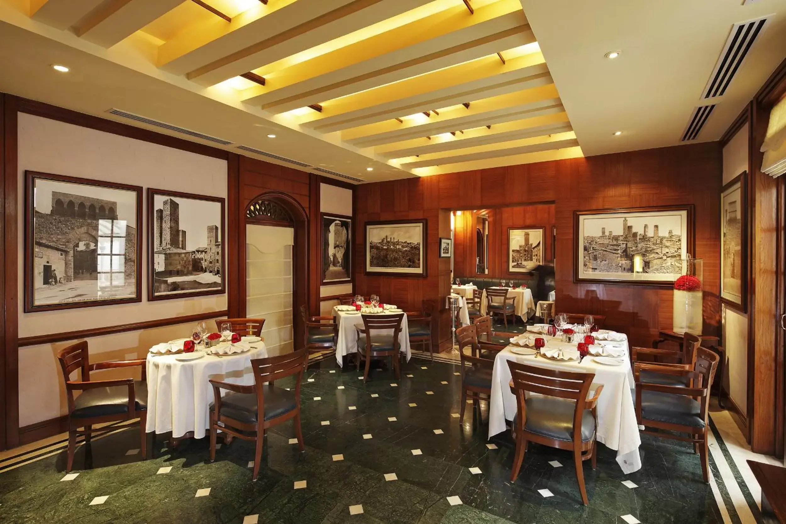 Restaurant/Places to Eat in The Imperial Hotel