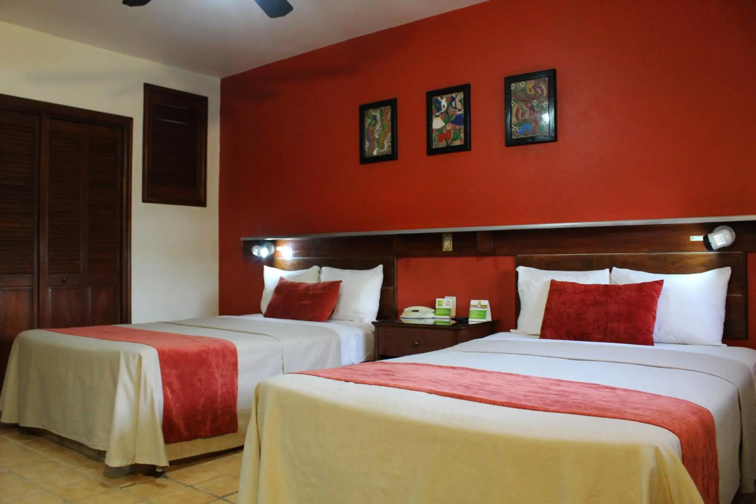 Bed in Villas del Sol Hotel & Bungalows