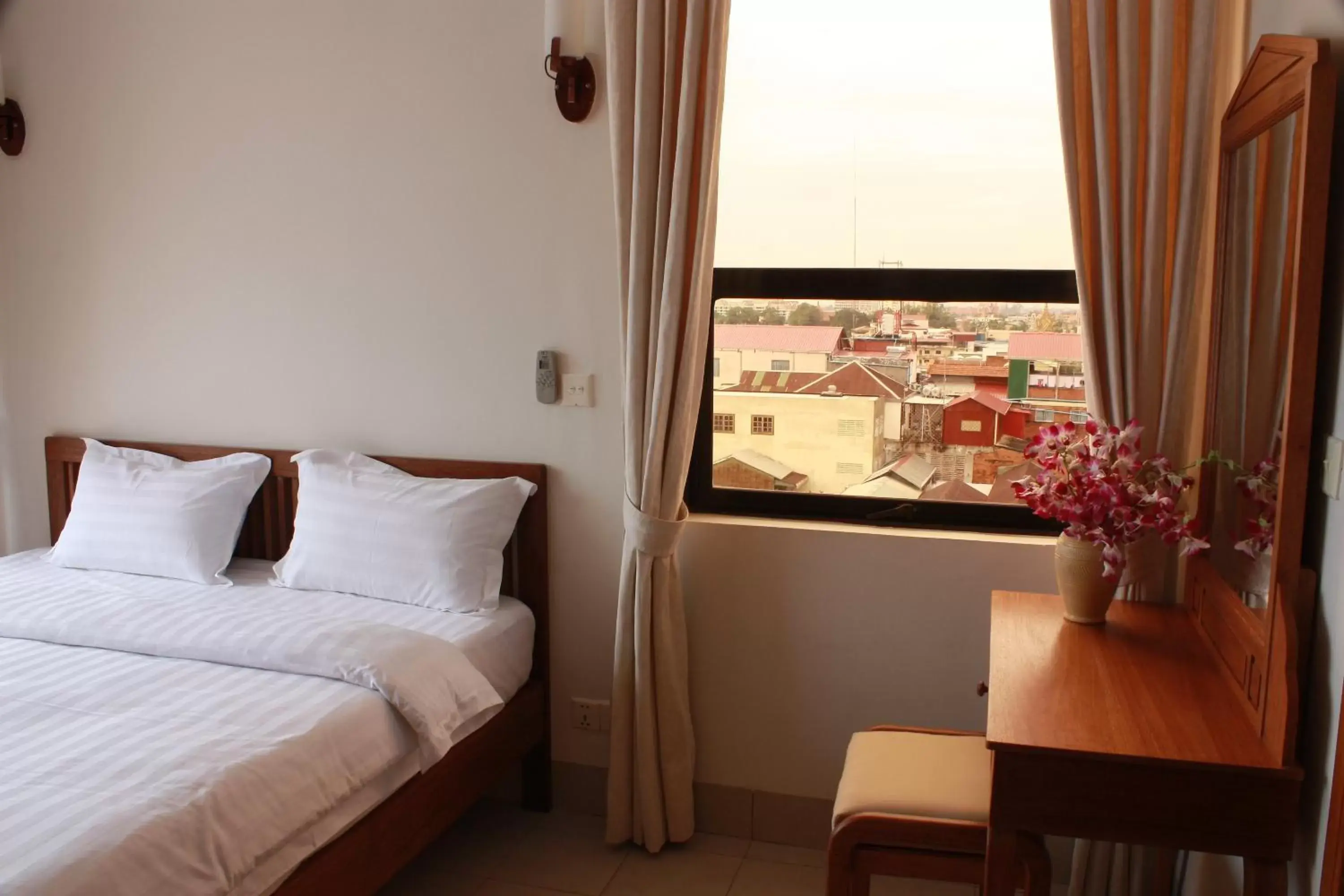 River view, Bed in Lux Riverside Hotel & Apartment