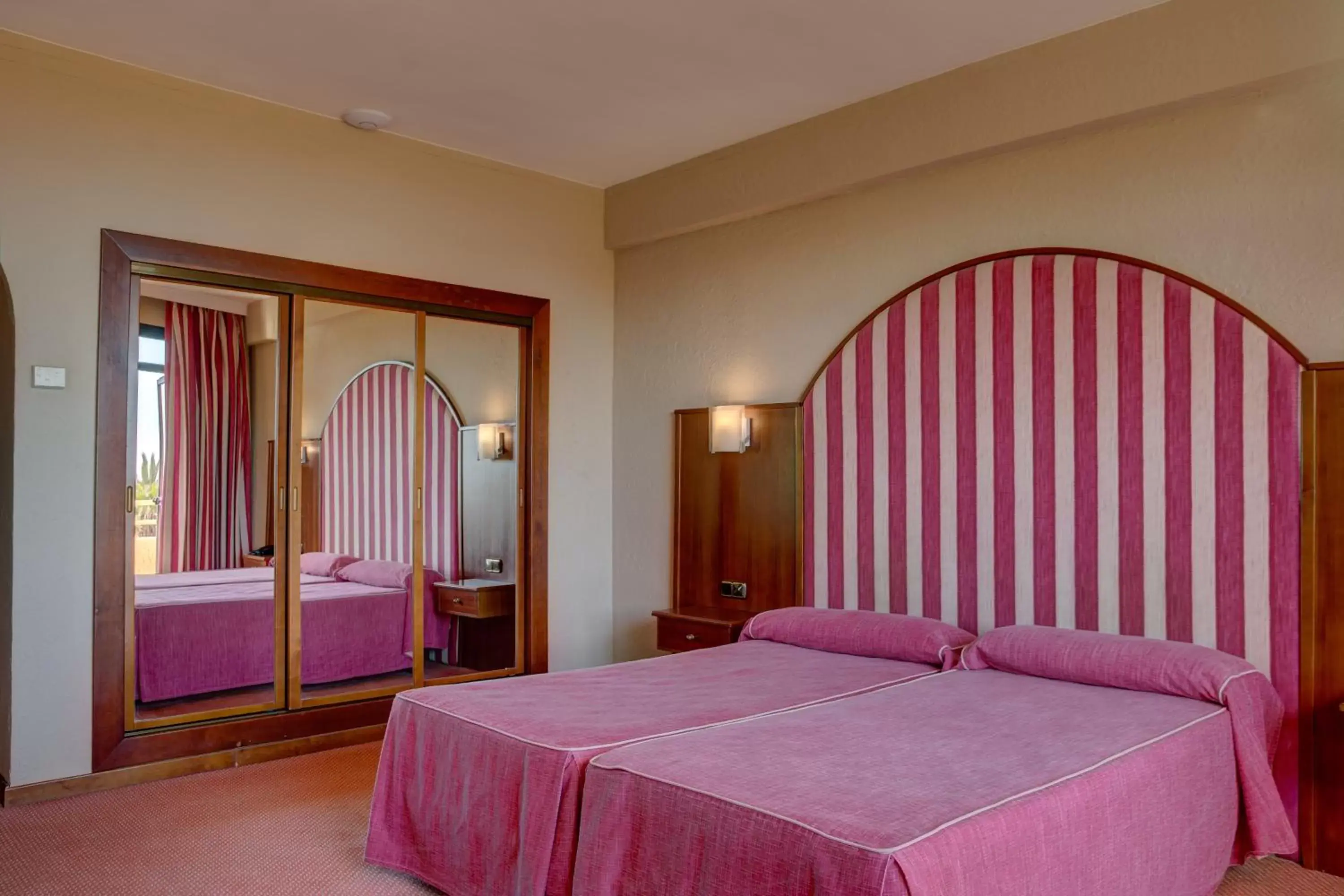 Bedroom, Bed in BLUESEA Al Andalus