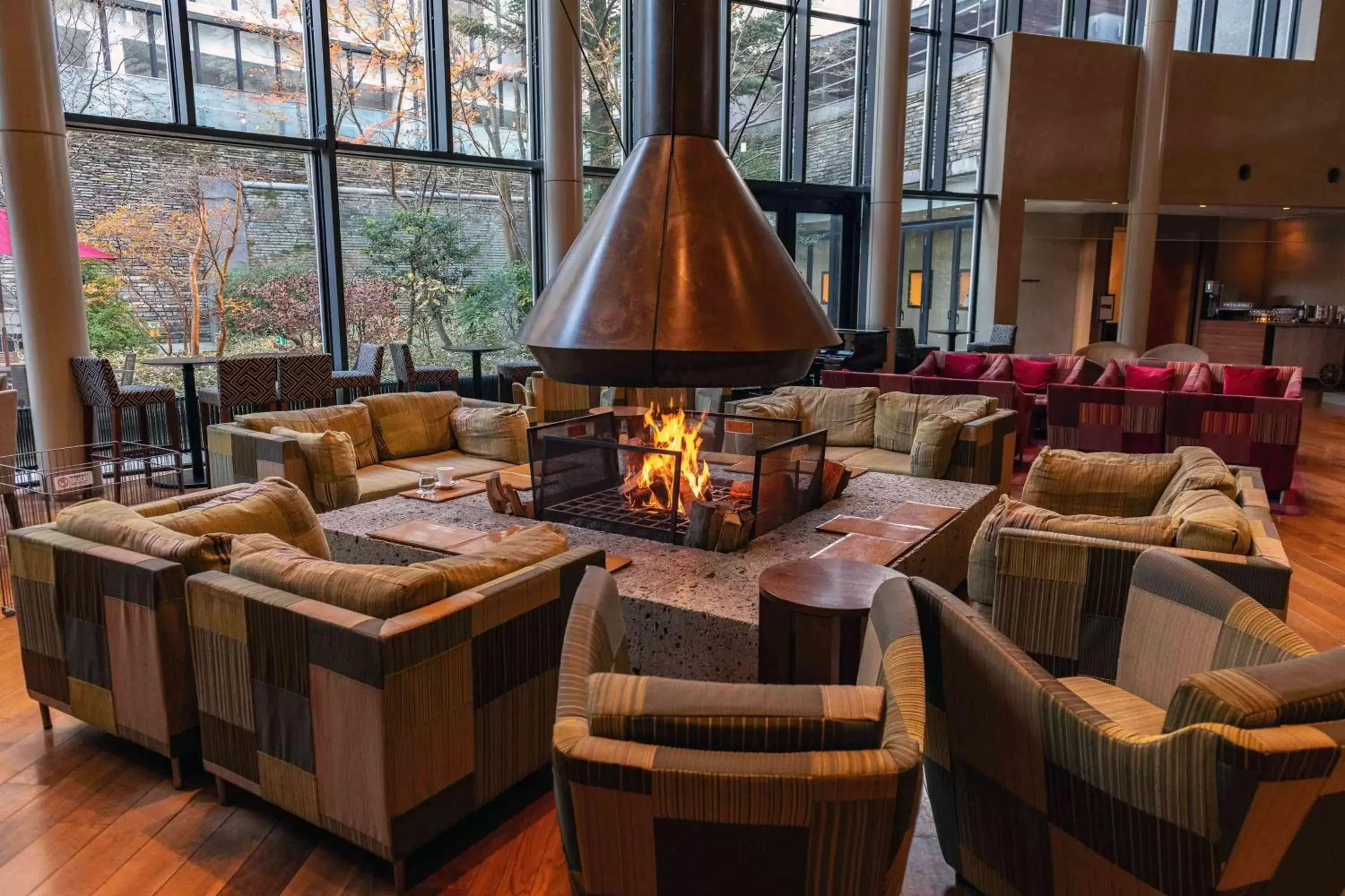 Lounge or bar, Seating Area in Hyatt Regency Hakone Resort and Spa