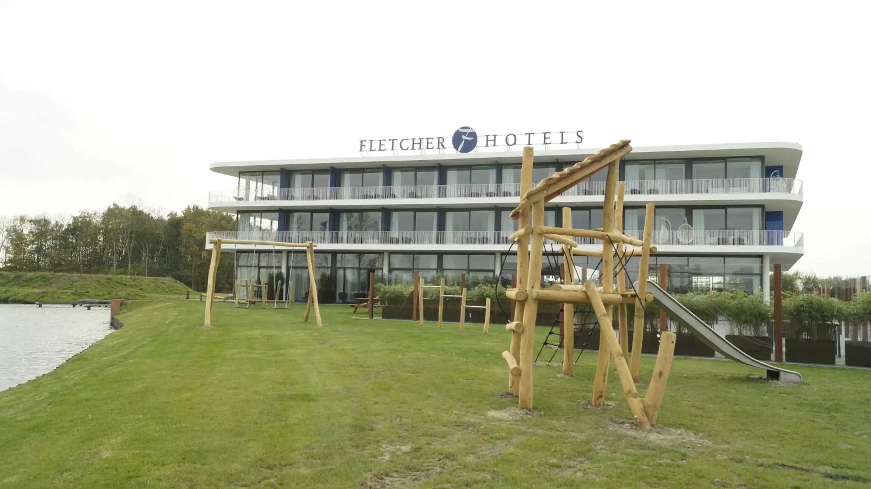 Property building in Fletcher Hotel-Restaurant Het Veerse Meer Property building in Fletcher Hotel-Restaurant Het Veerse Meer