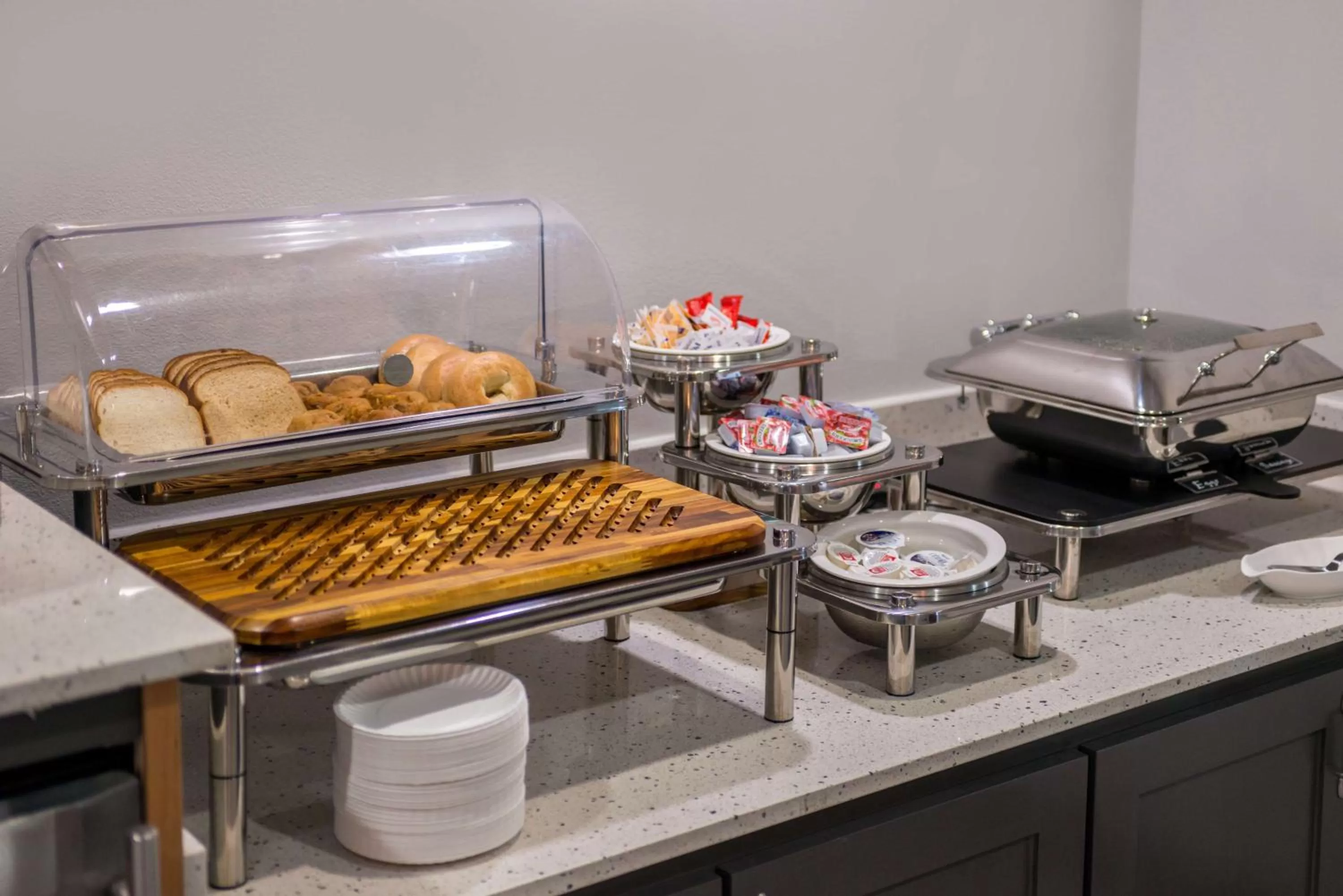 Restaurant/places to eat in Best Western Plus Regency Park