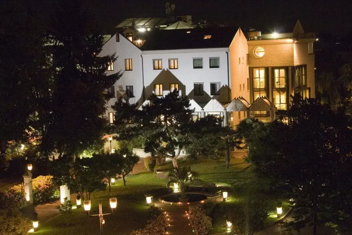 Facade/entrance in Park Hotel Ai Pini & Restaurant Ai Pini Facade/entrance in Park Hotel Ai Pini & Restaurant Ai Pini