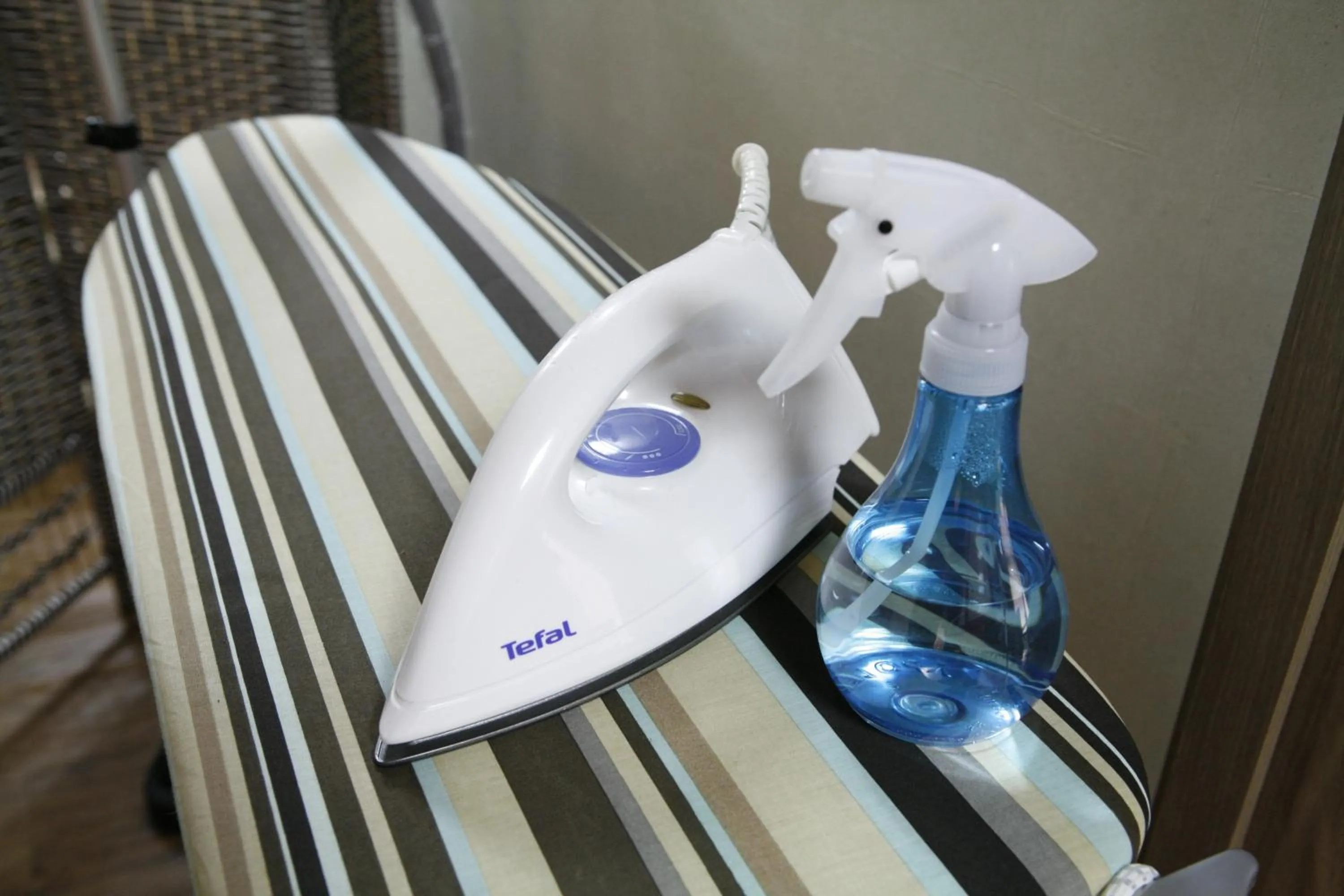 Communal lounge/ TV room in Birdsnest Hostel Hongdae Foreigner only