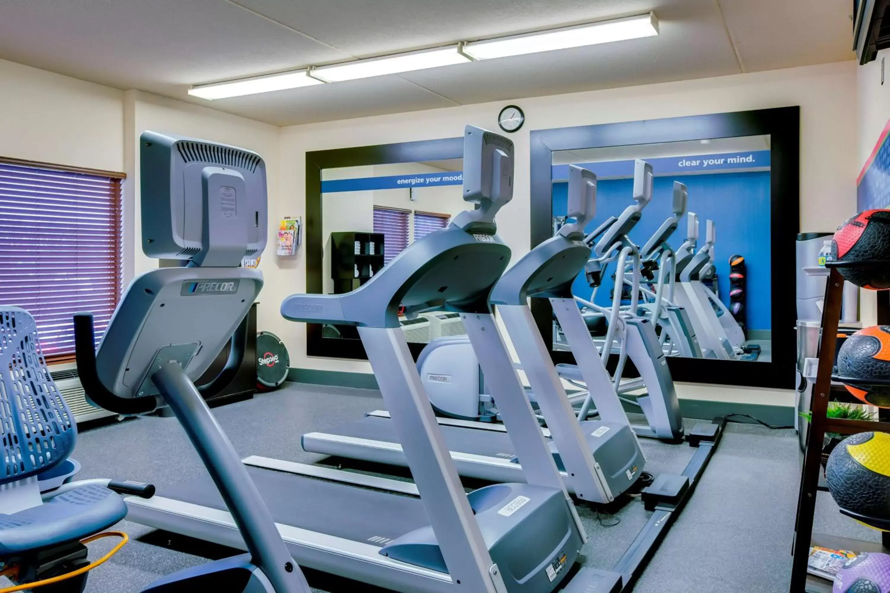 Fitness centre/facilities in Hampton Inn Pittsburgh/Airport Fitness centre/facilities in Hampton Inn Pittsburgh/Airport