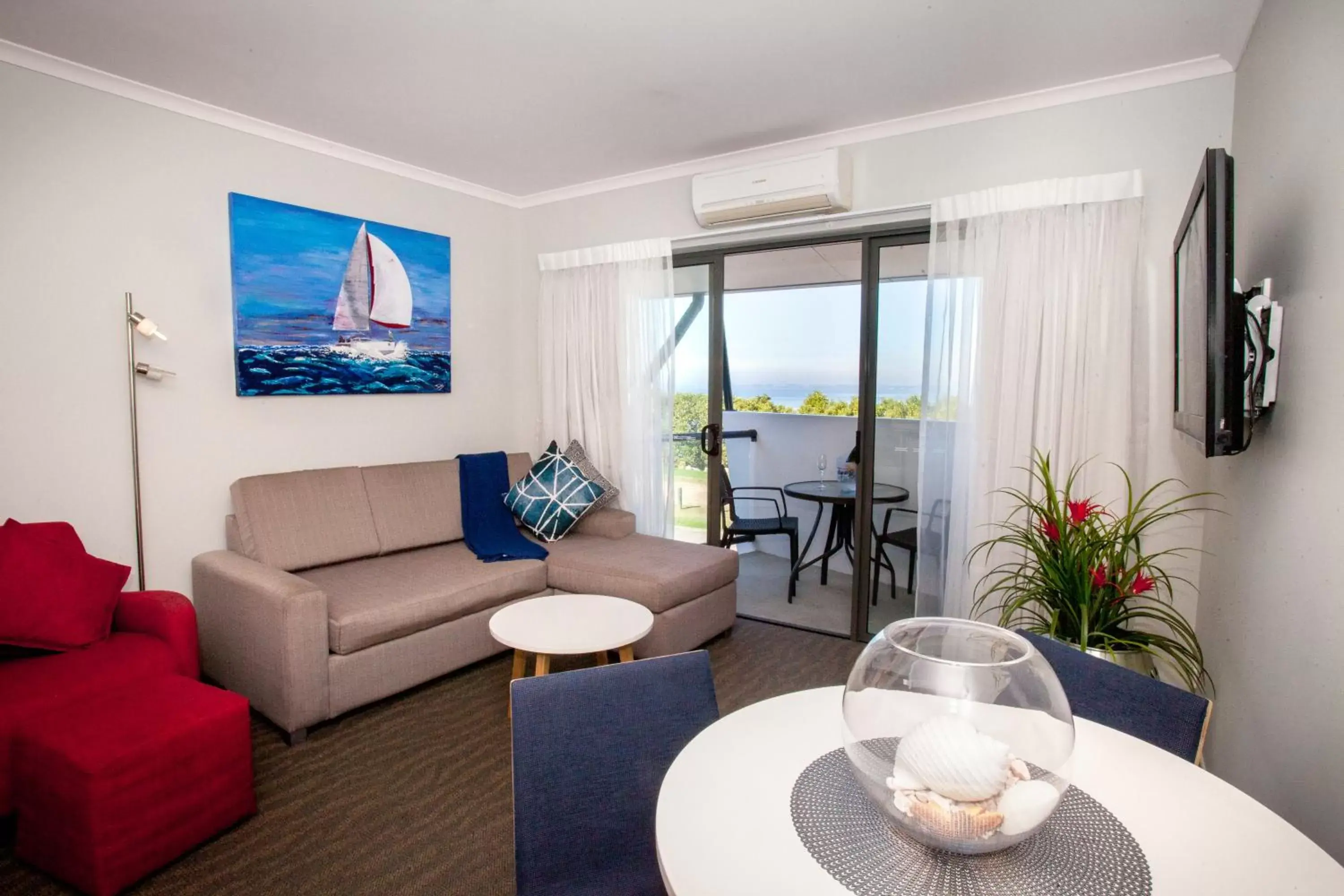 Balcony/Terrace, Seating Area in Manly Marina Cove Motel