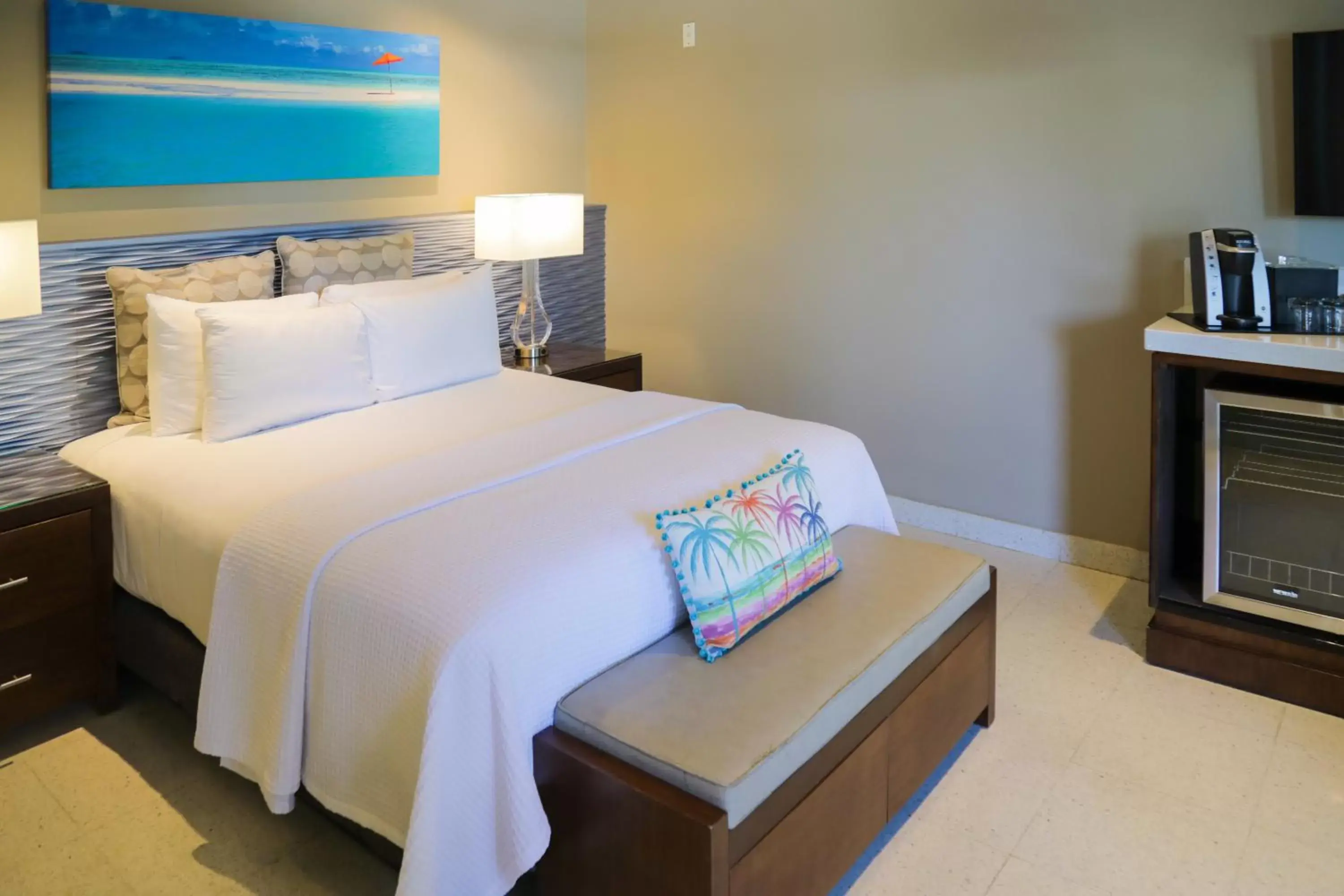 Bed in Orchid Key Inn - Adults Only