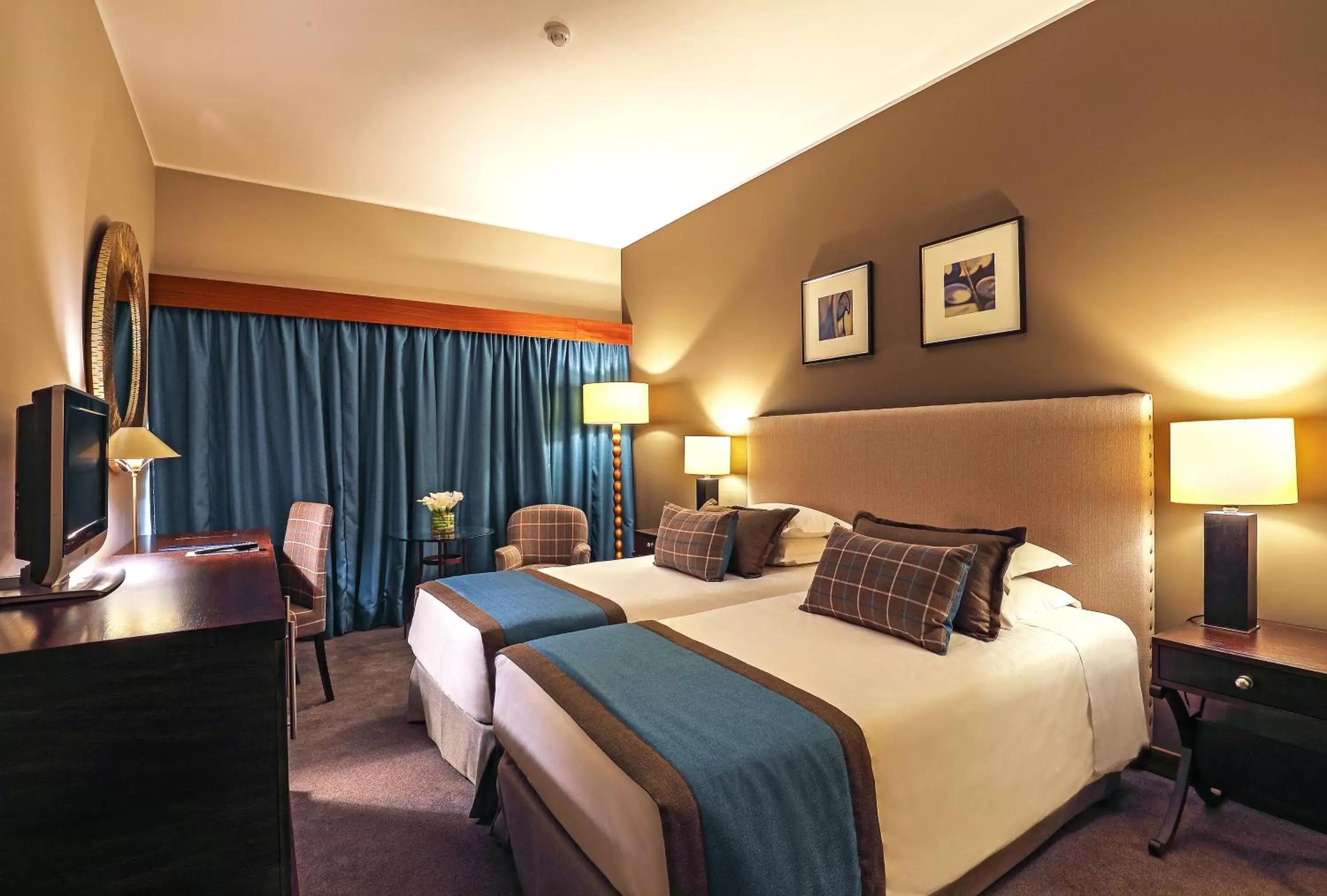 Superior Twin Room (2 Adults and 1 Child) in Santarem Hotel Superior Twin Room (2 Adults and 1 Child) in Santarem Hotel