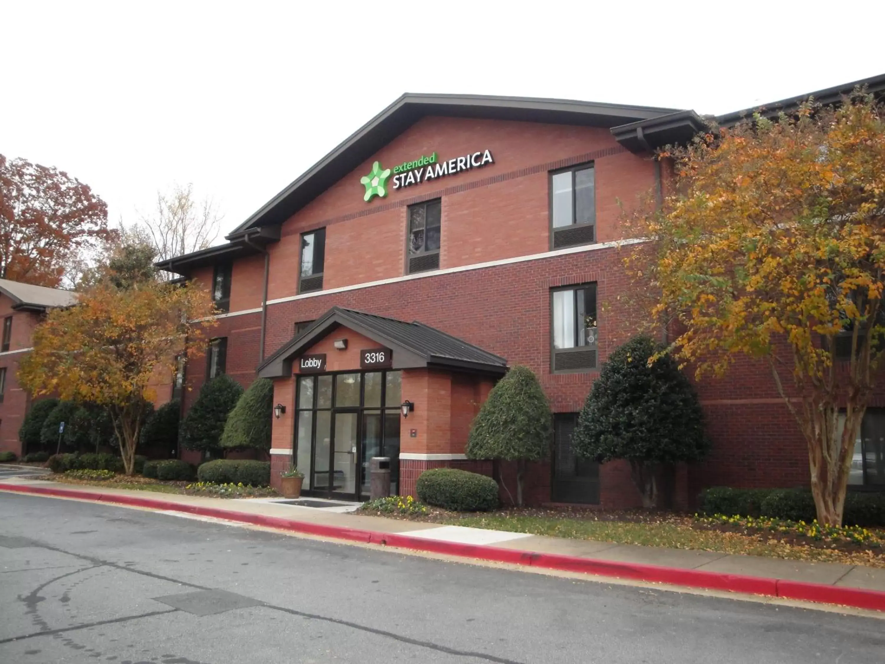 Property building in Extended Stay America Suites - Atlanta - Kennesaw Chastain Rd