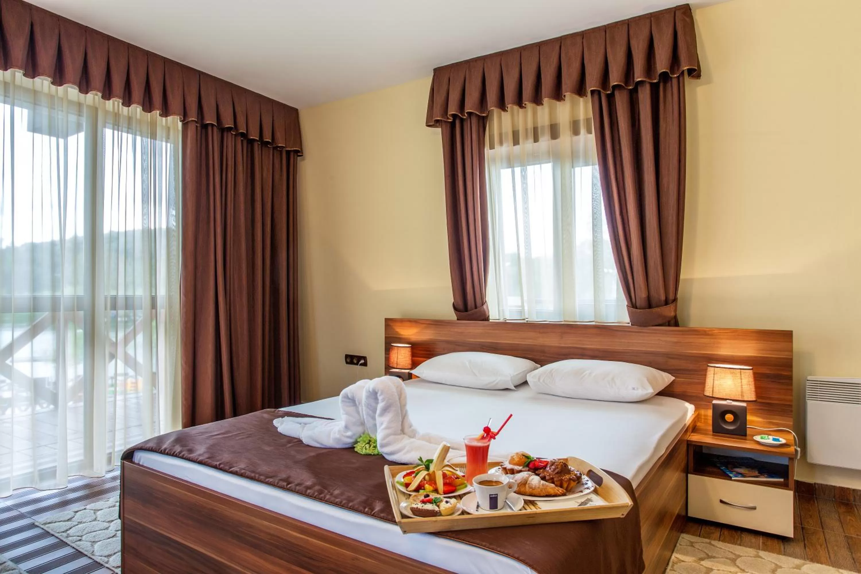 Day, Bed in The Wind Mills Hydropark