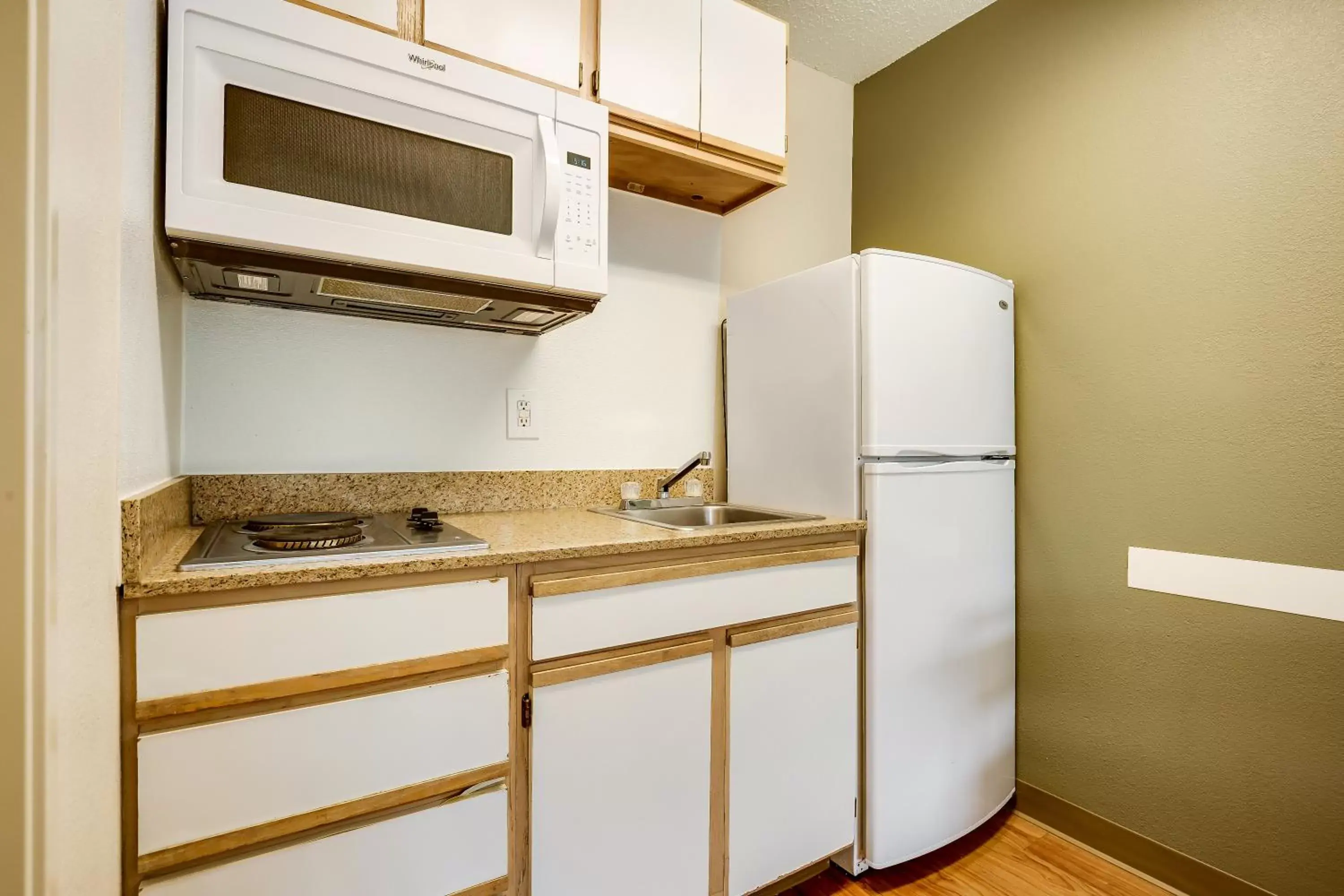 Photo of the whole room, Kitchen/Kitchenette in HomeTowne Studios by Red Roof Salt Lake City - Mid Valley