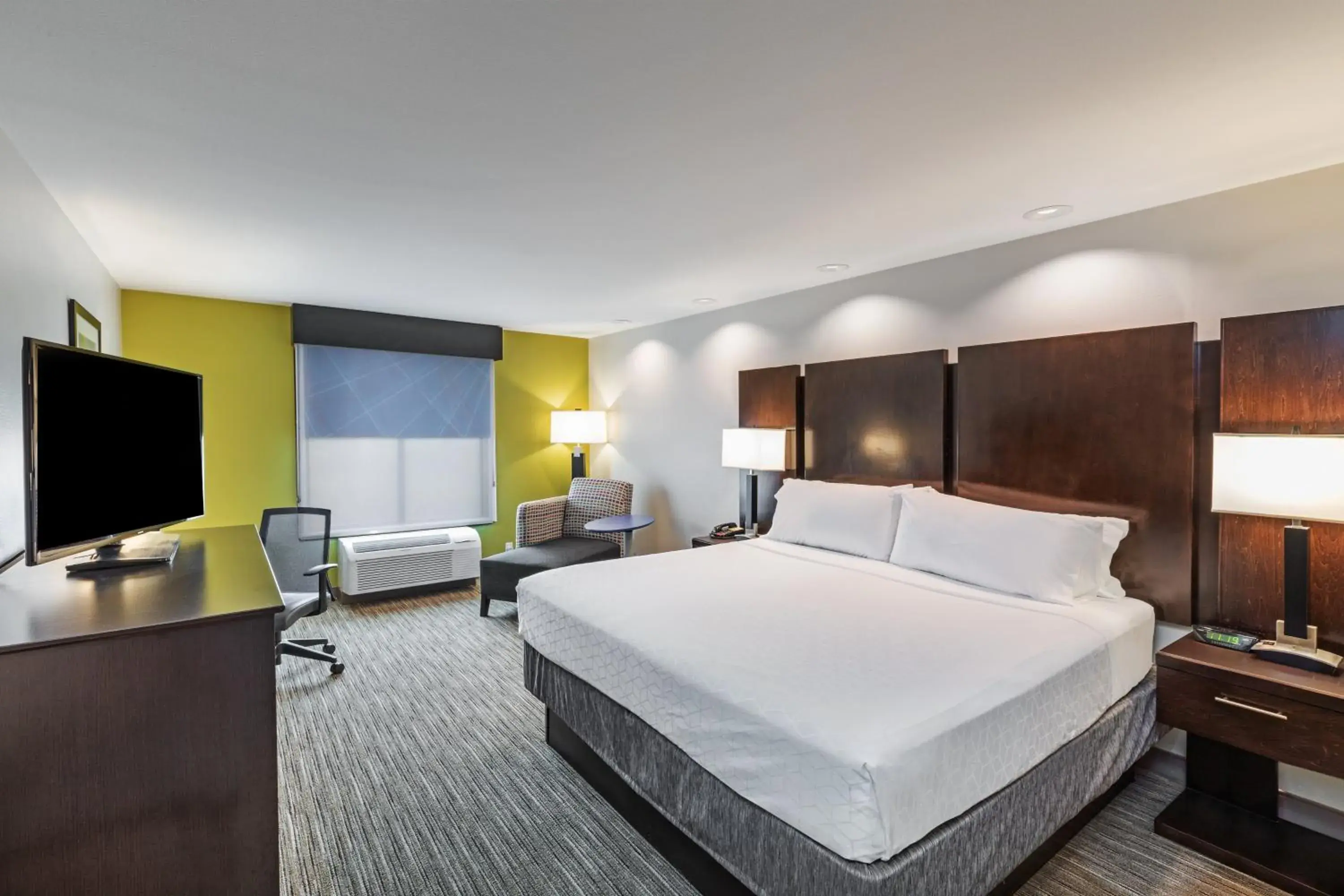 Standard King Room - Communications Accessible in Holiday Inn Express & Suites Austin NW – Lakeway by IHG Standard King Room - Communications Accessible in Holiday Inn Express & Suites Austin NW – Lakeway by IHG