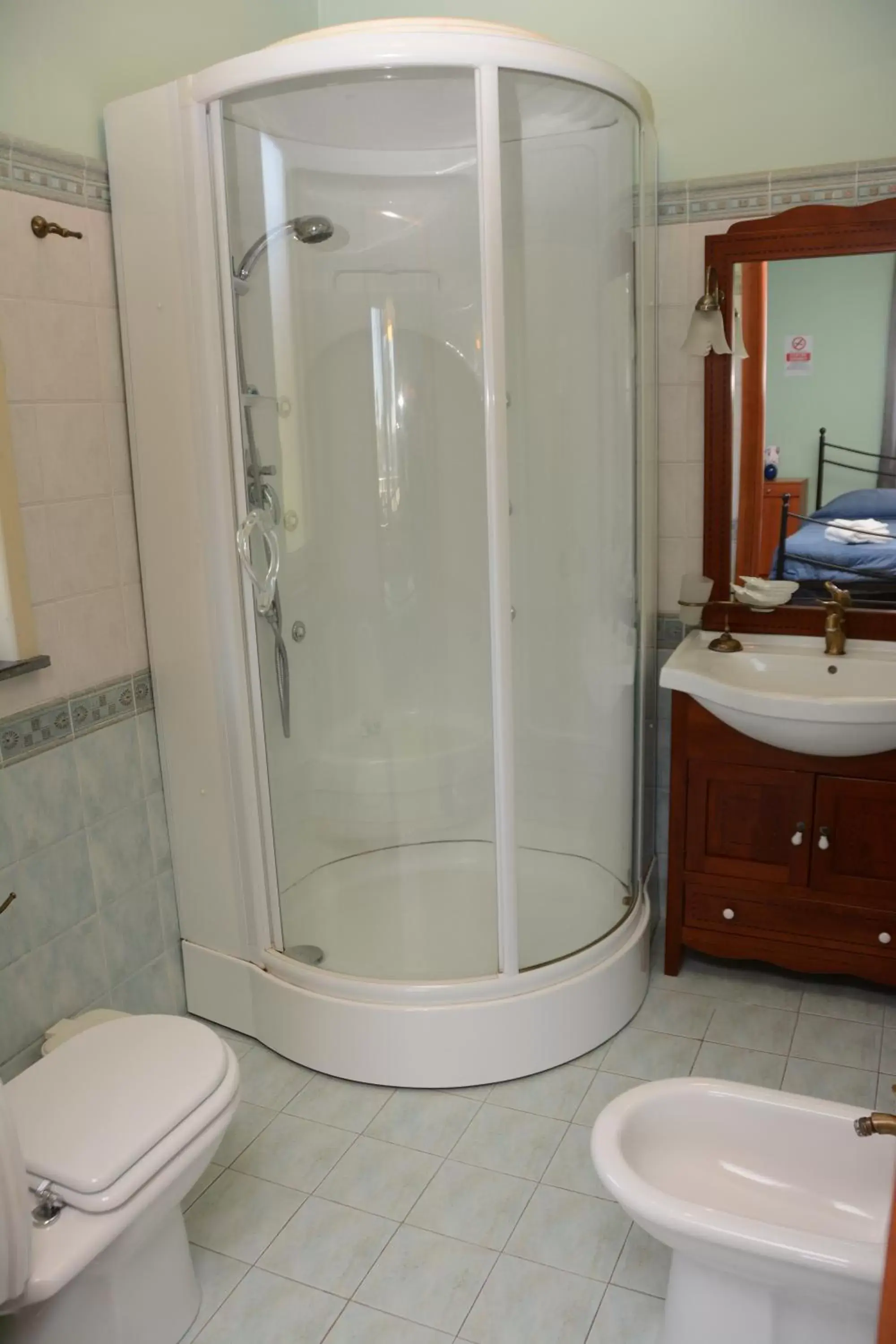Shower, Bathroom in B&B Villa San Leonardo