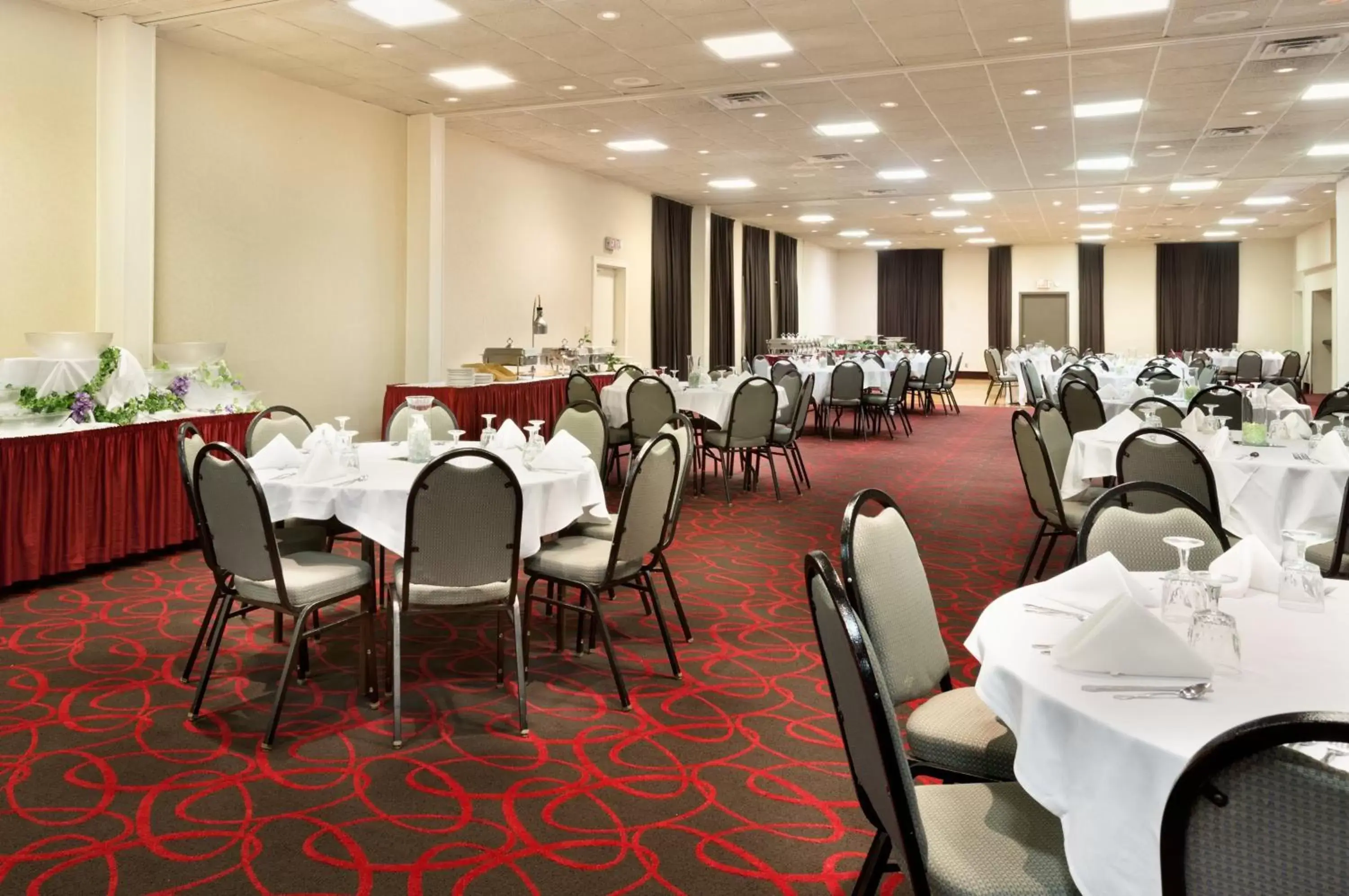 Banquet/Function facilities, Restaurant/Places to Eat in AmericInn by Wyndham Janesville