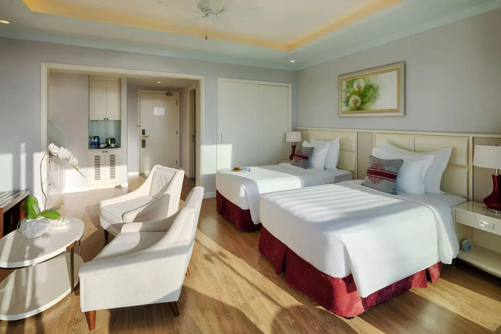 Photo of the whole room, Bed in Vinpearl Beachfront Nha Trang