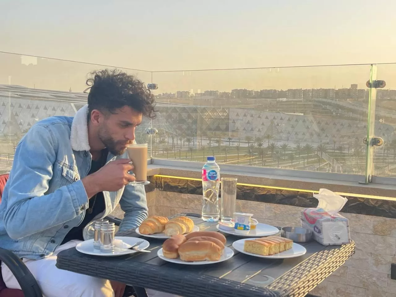 Restaurant/places to eat in Jewel Grand Museum & Pyramids View