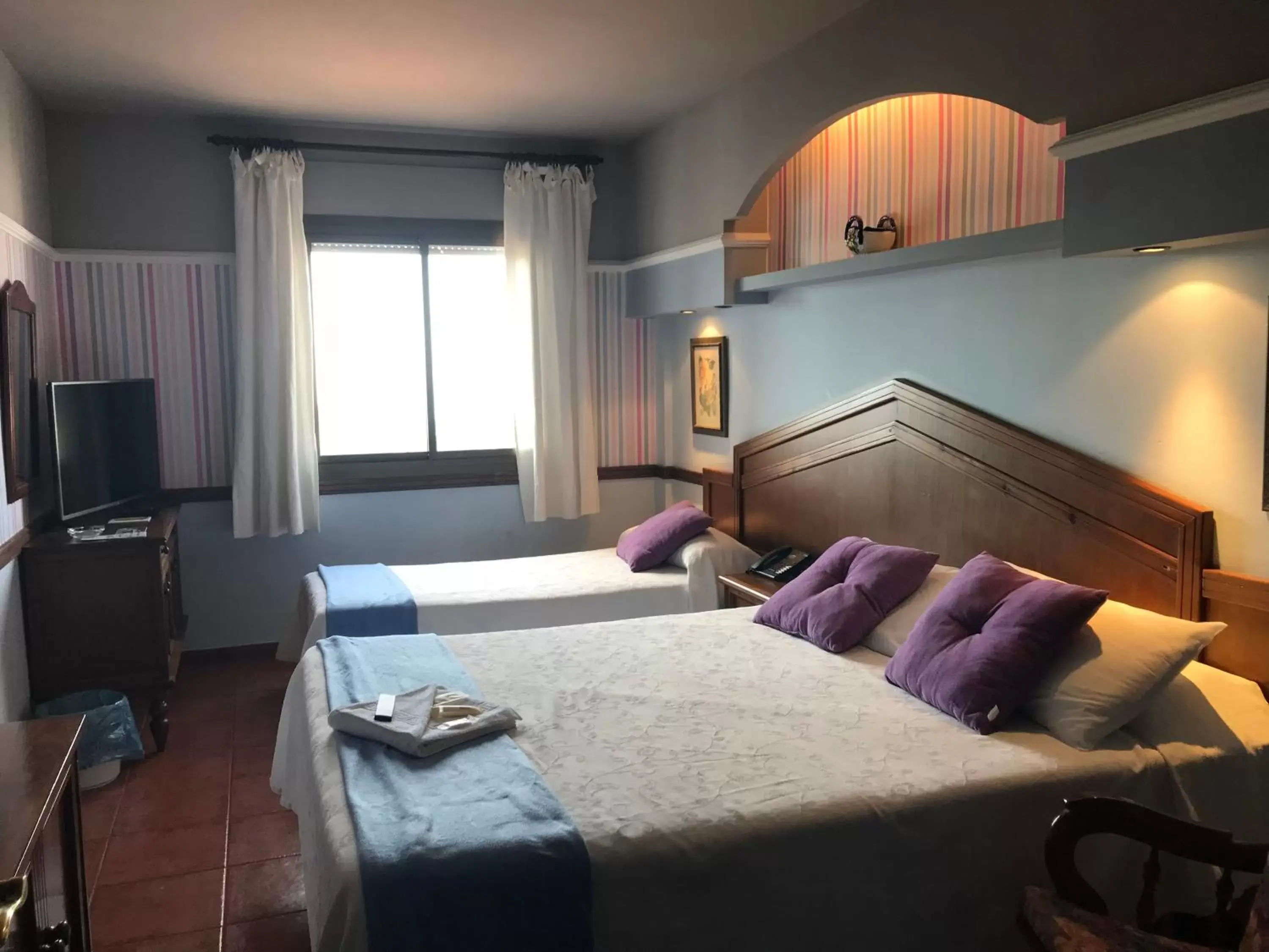 Photo of the whole room, Bed in Hotel y Bungalows Balcón de Competa
