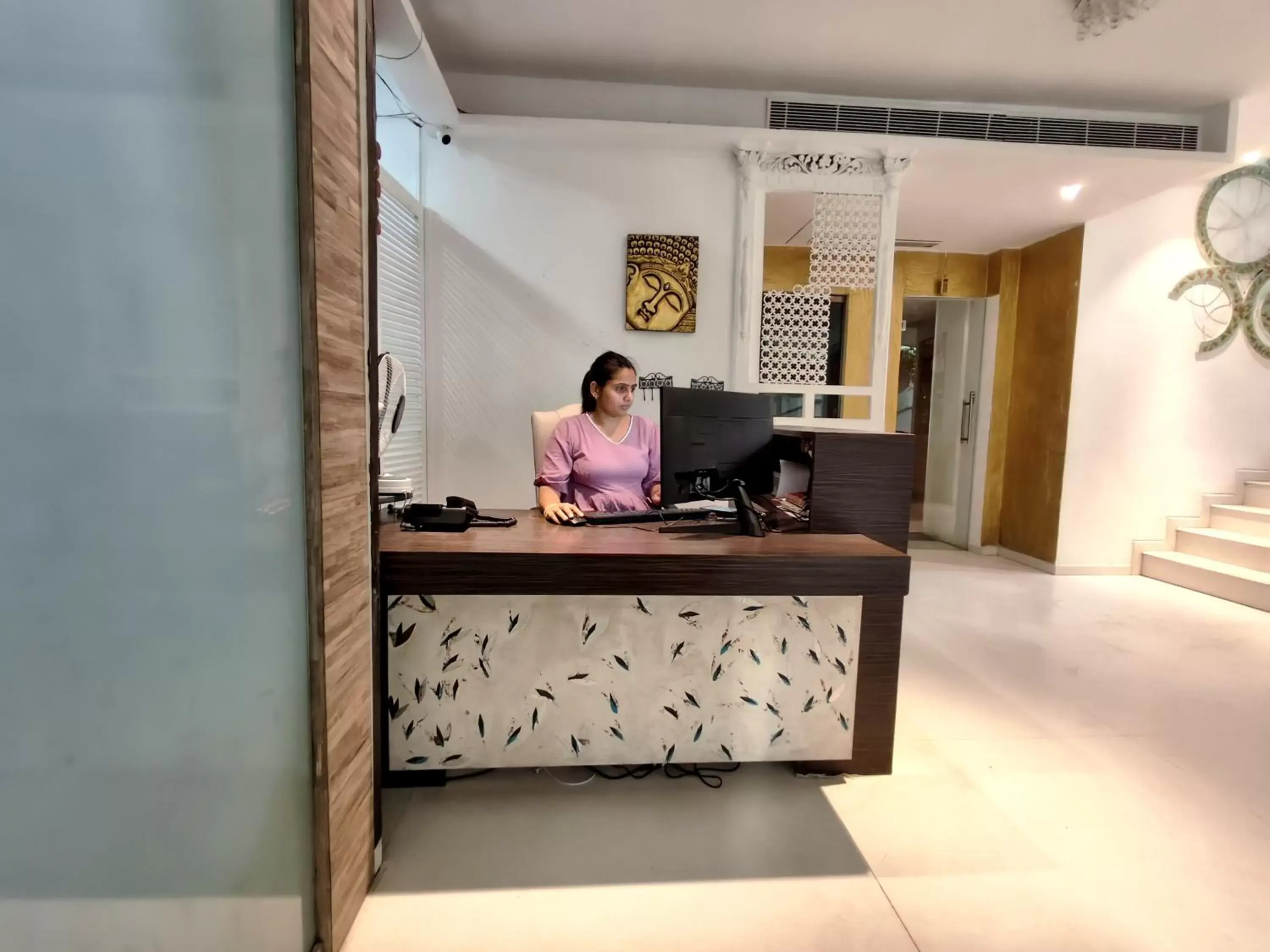 Lobby or reception in The Sky Imperial Hotel Yahvi Lobby or reception in The Sky Imperial Hotel Yahvi