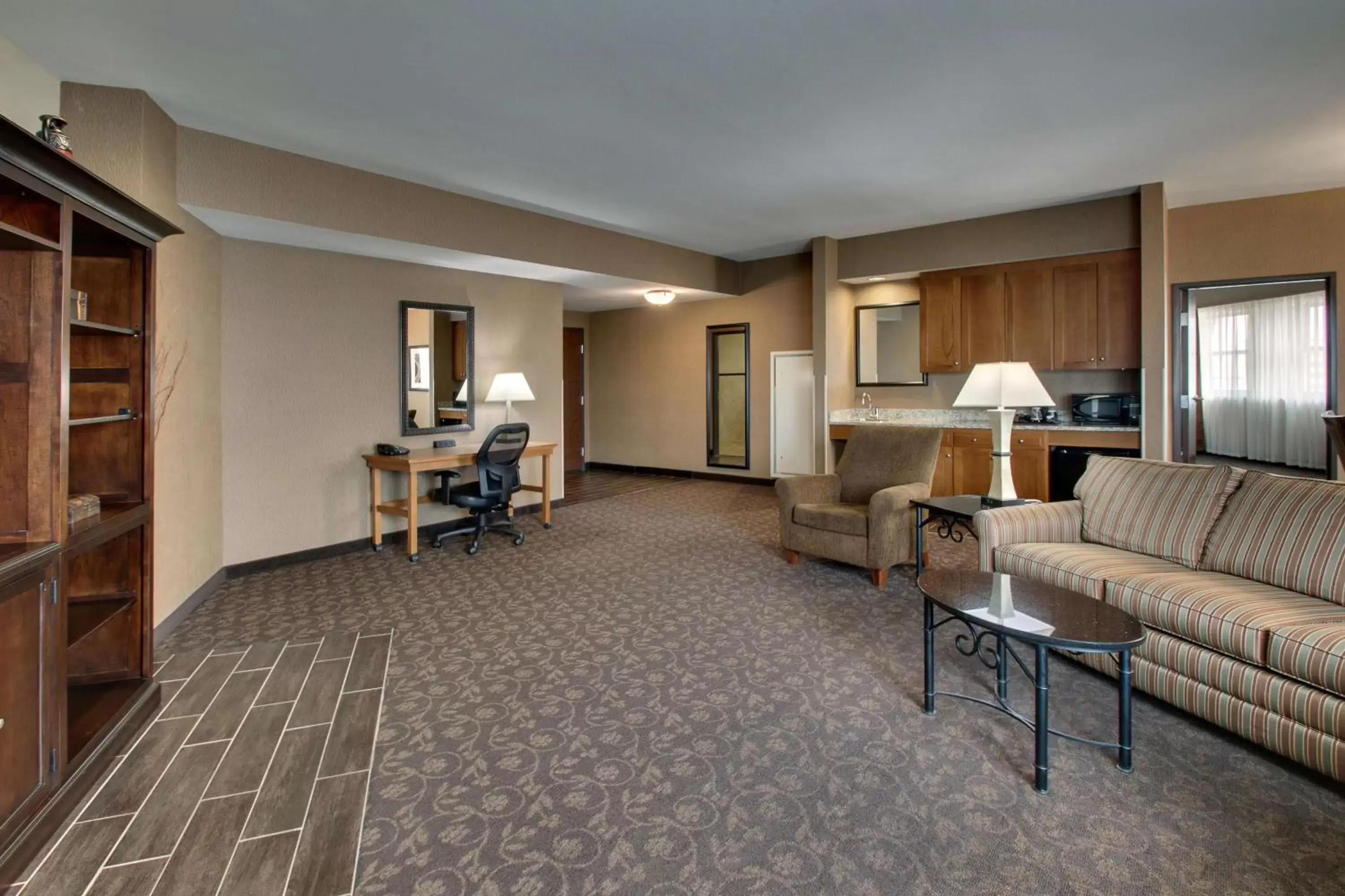 Photo of the whole room, Seating Area in Drury Plaza Hotel Broadview Wichita