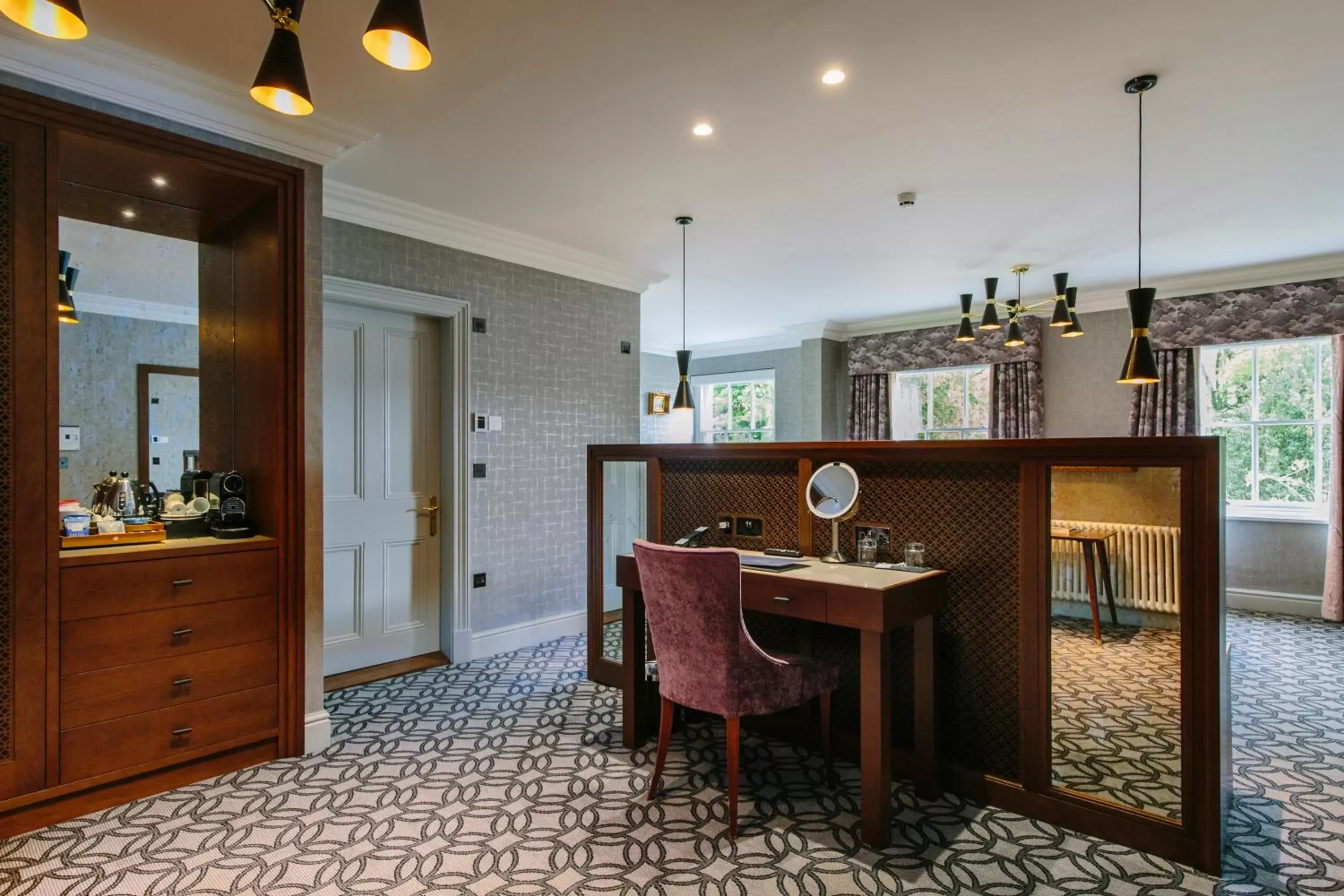 Coffee/tea facilities in Storrs Hall Hotel