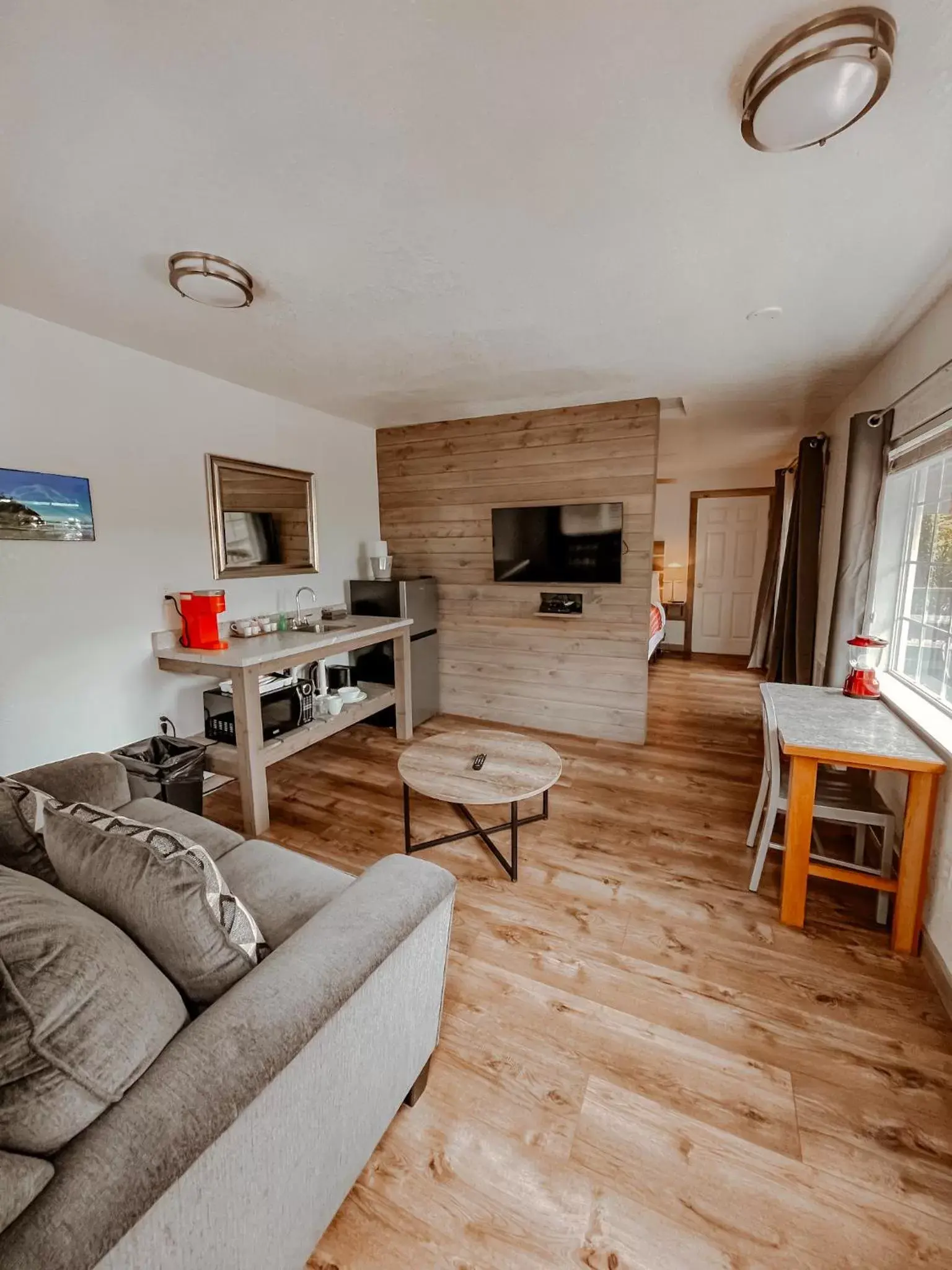 Deluxe Queen Suite in View Crest Lodge Deluxe Queen Suite in View Crest Lodge