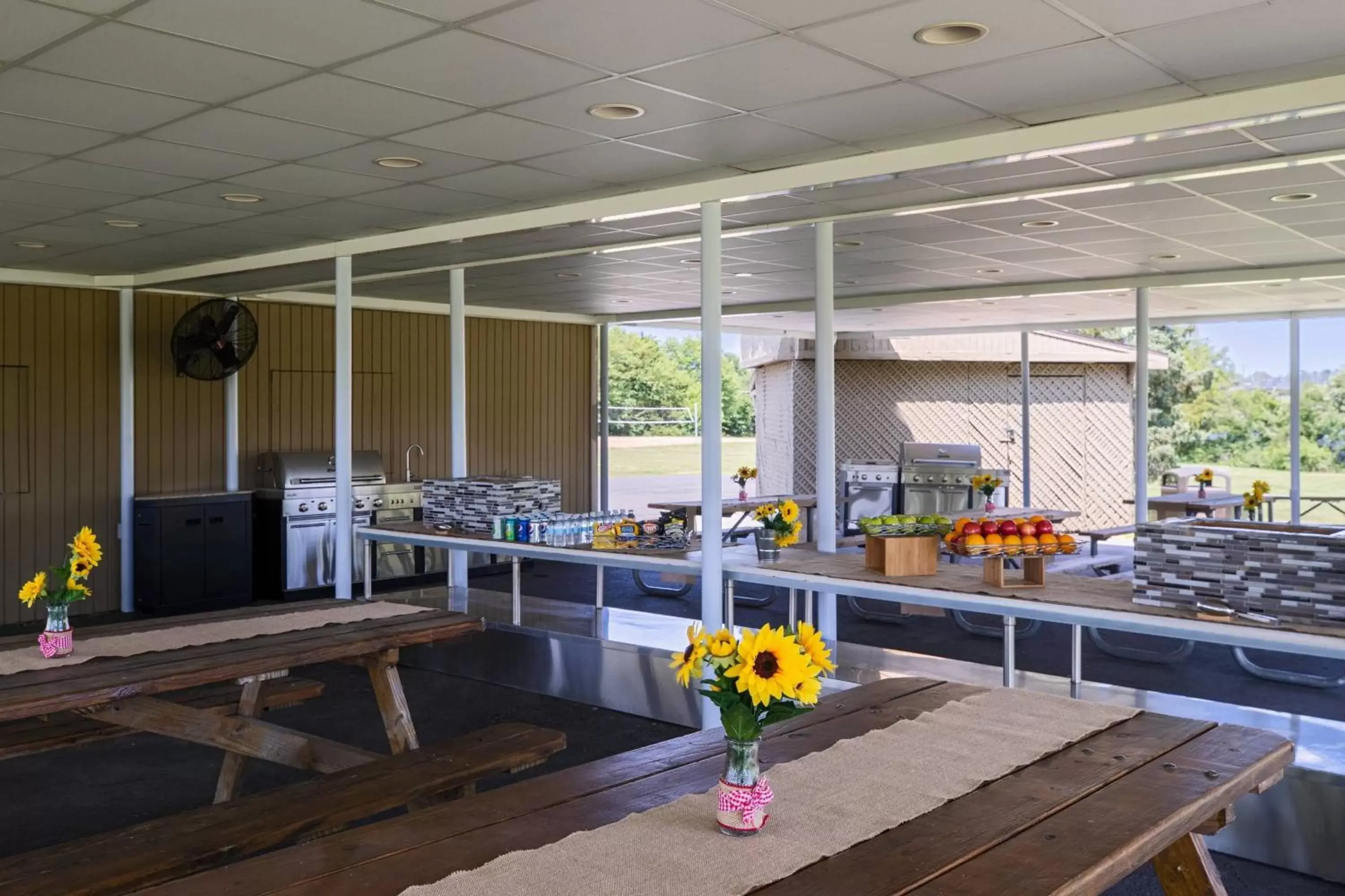 Meeting/conference room, Restaurant/Places to Eat in Washington Dulles Airport Marriott