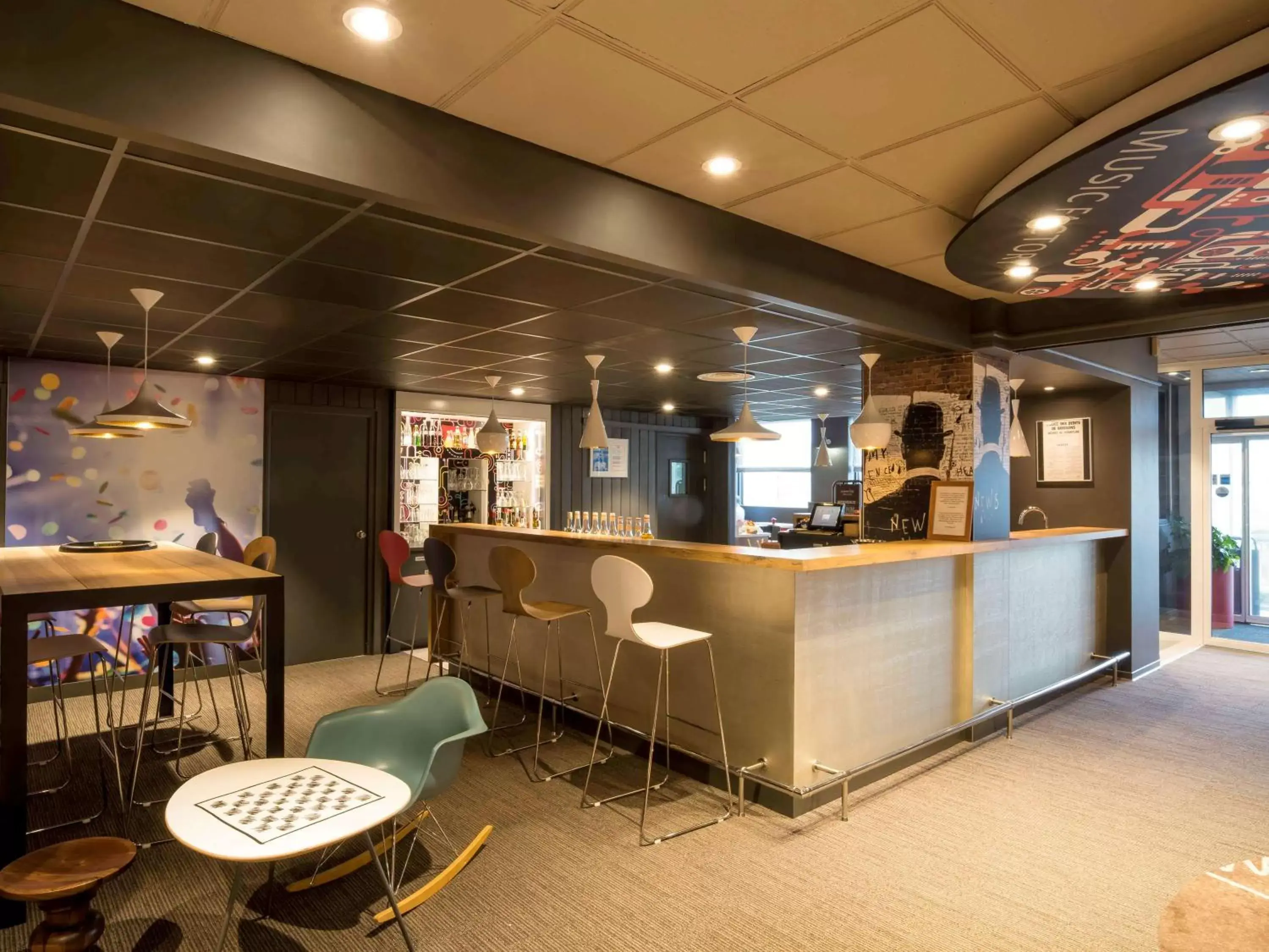 Lounge or bar in ibis Boulogne sur Mer Centre les Ports