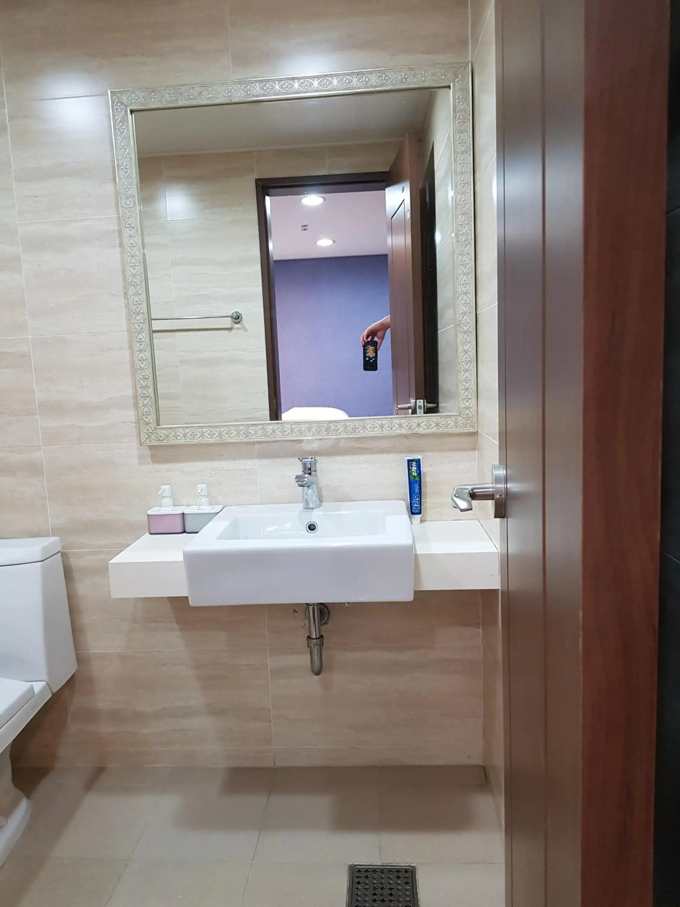 Shower, Bathroom in Soo Song Guesthouse