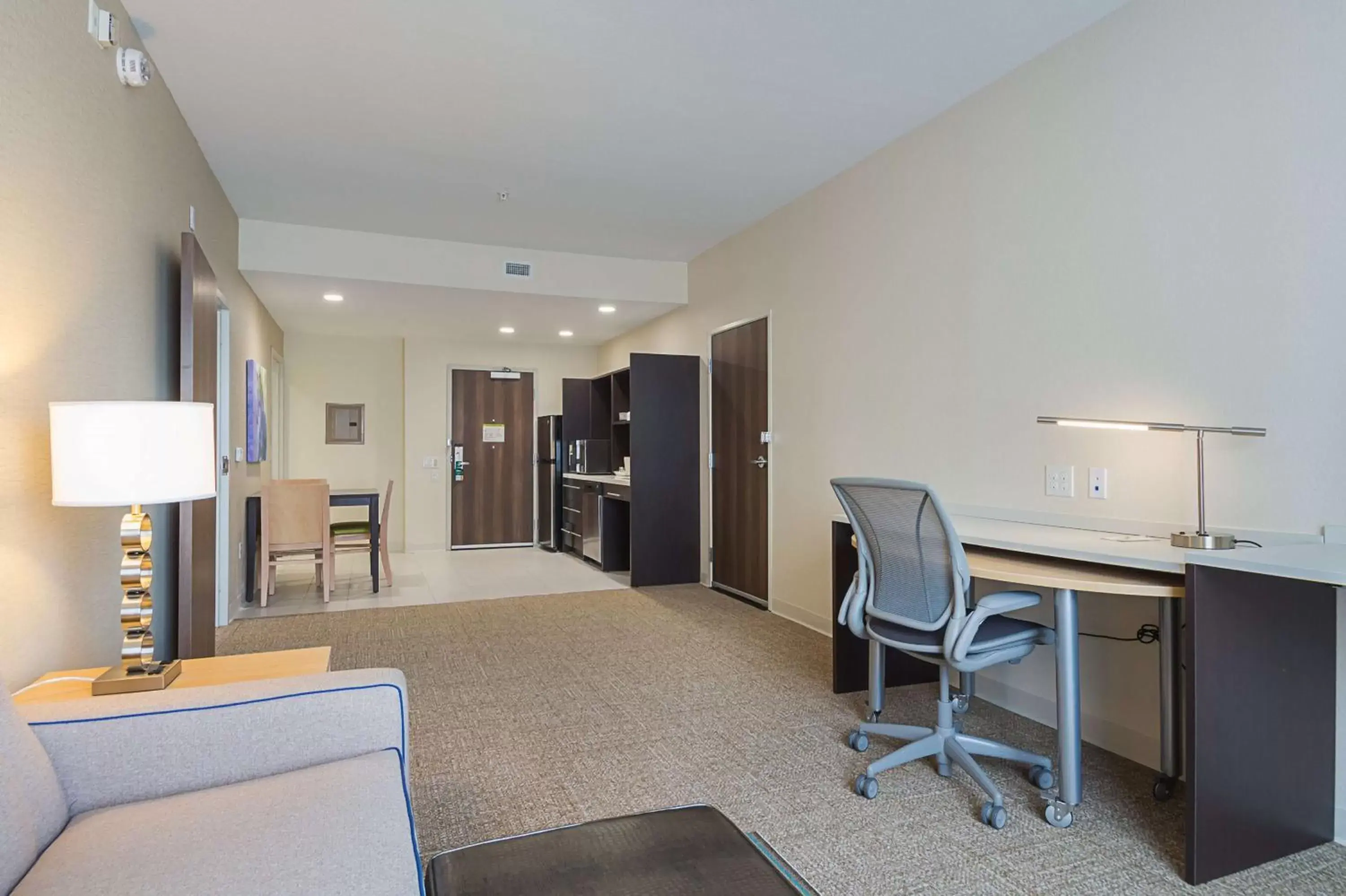 Living room, Seating Area in Home2 Suites By Hilton Dallas Grand Prairie