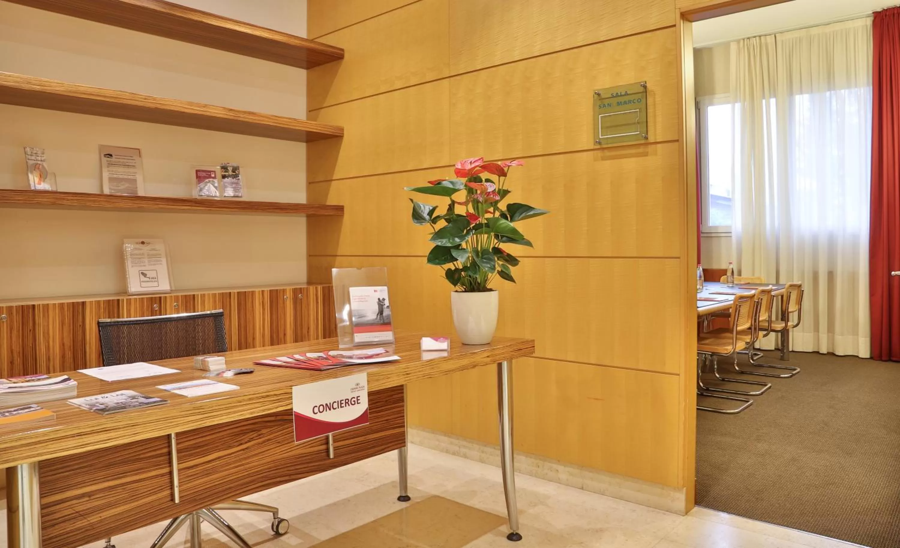 Meeting/conference room in Crowne Plaza Venice East by IHG