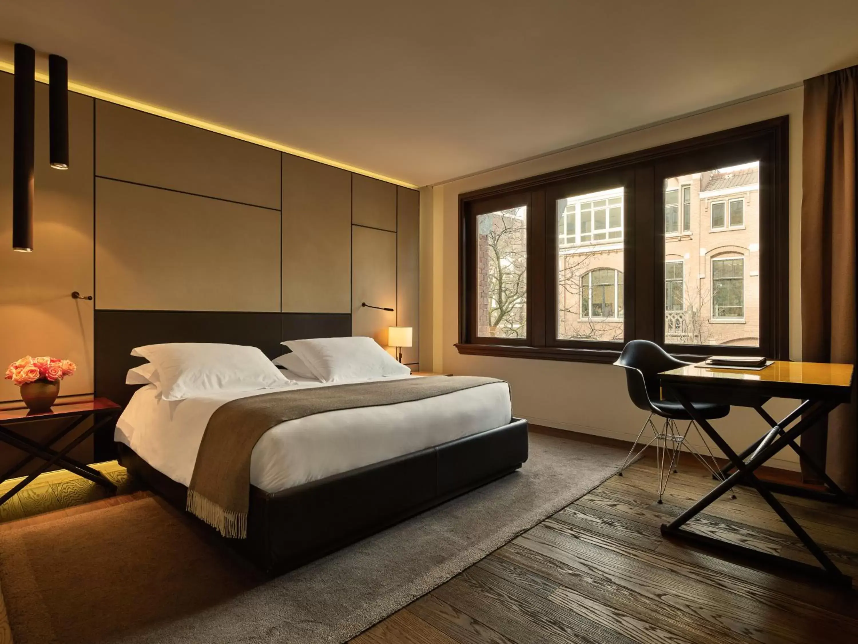 Bedroom, Bed in Conservatorium Hotel