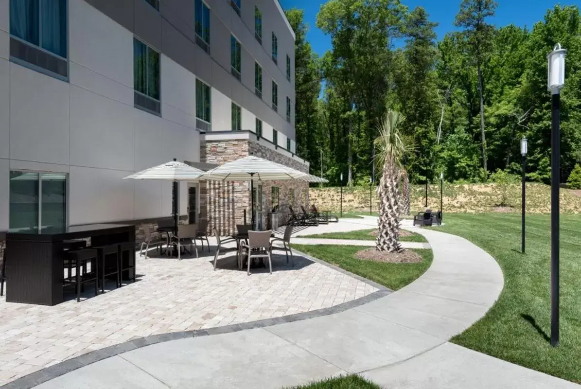 Patio, Property Building in Holiday Inn Express & Suites - Charlotte Airport, an IHG Hotel